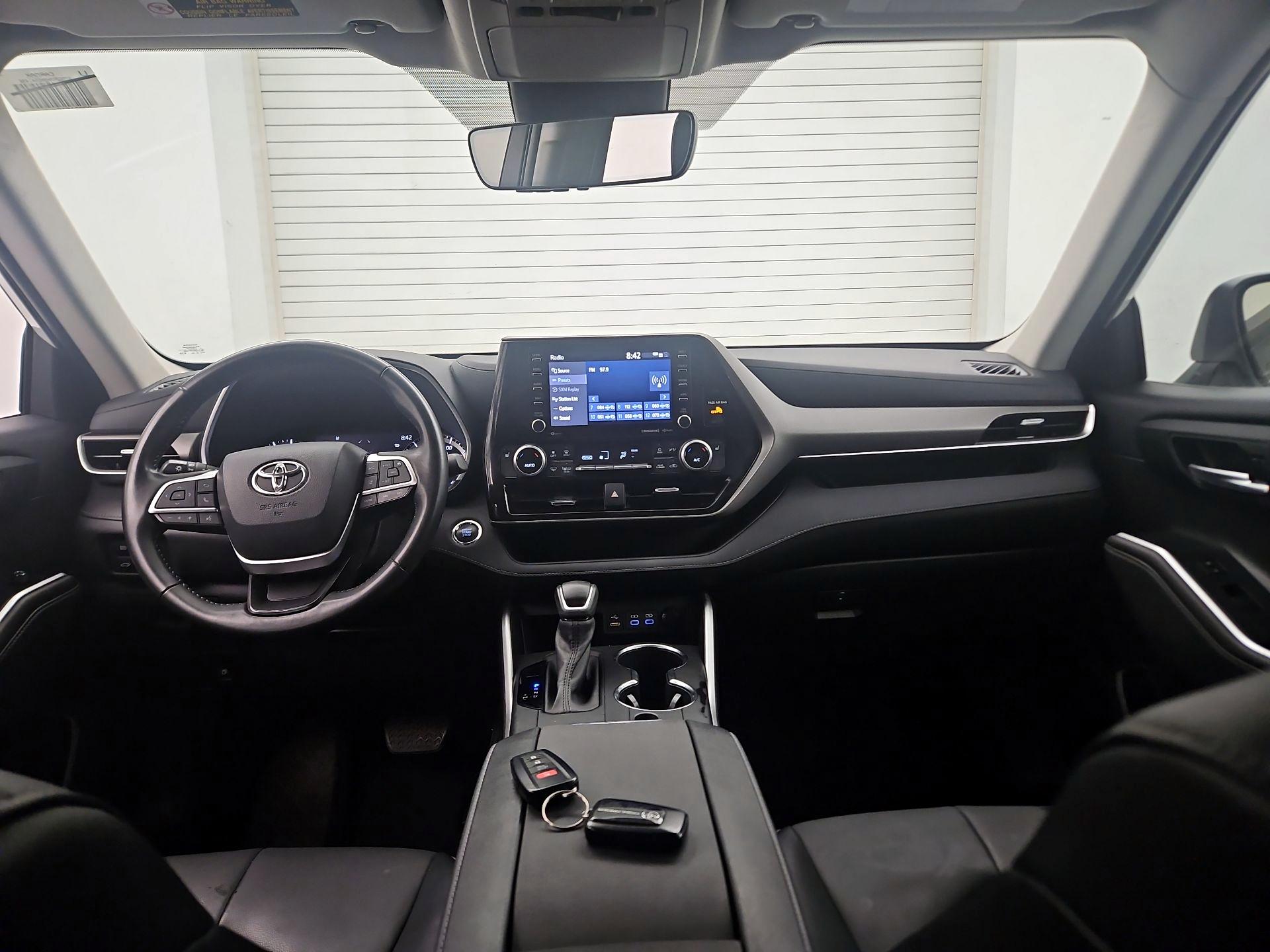 Thumbnail: 2022 Toyota Highlander - 9