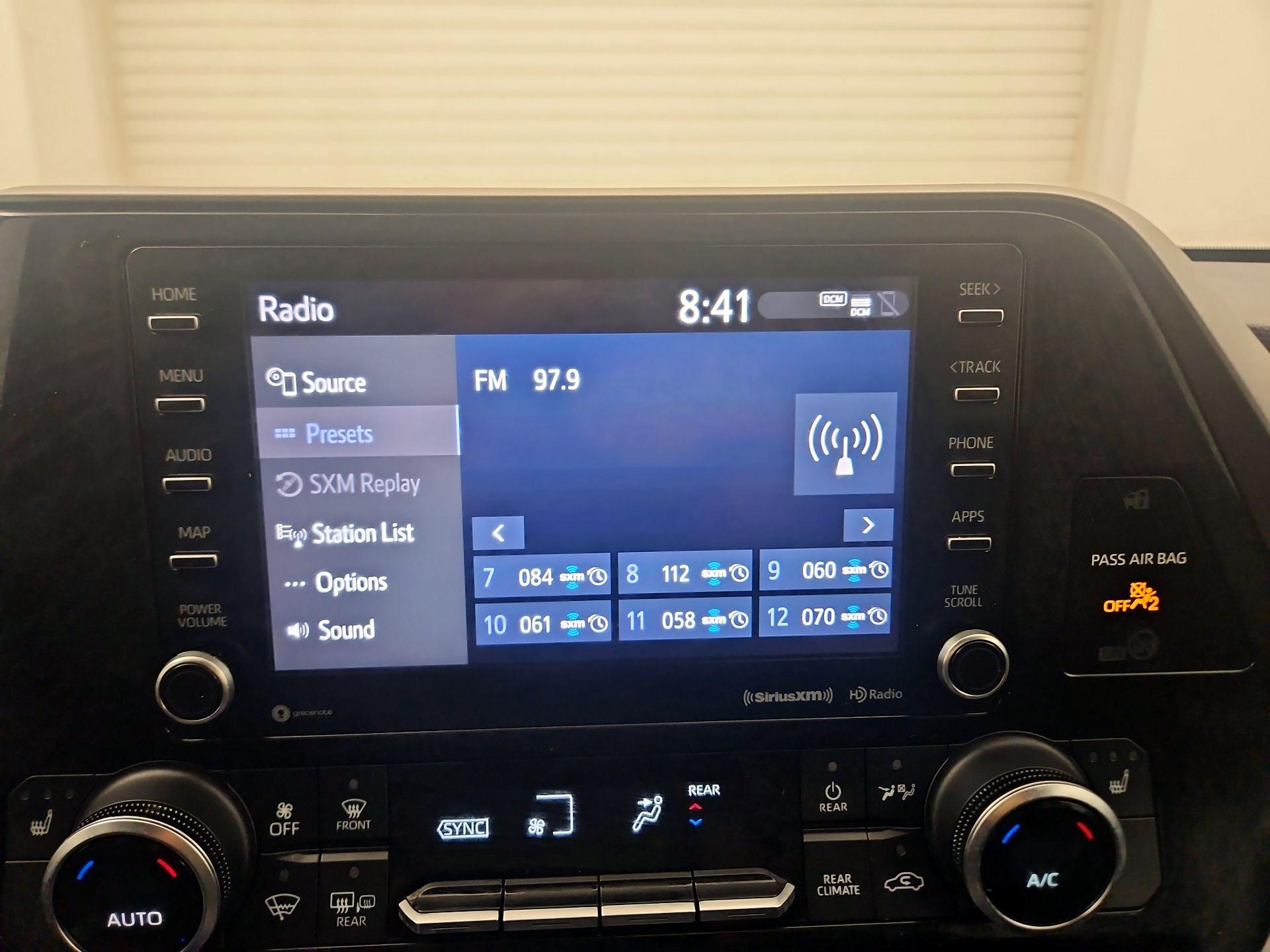 Thumbnail: 2022 Toyota Highlander - 15