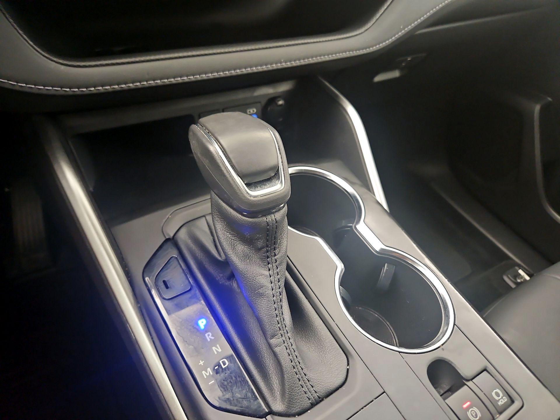 Thumbnail: 2022 Toyota Highlander - 17