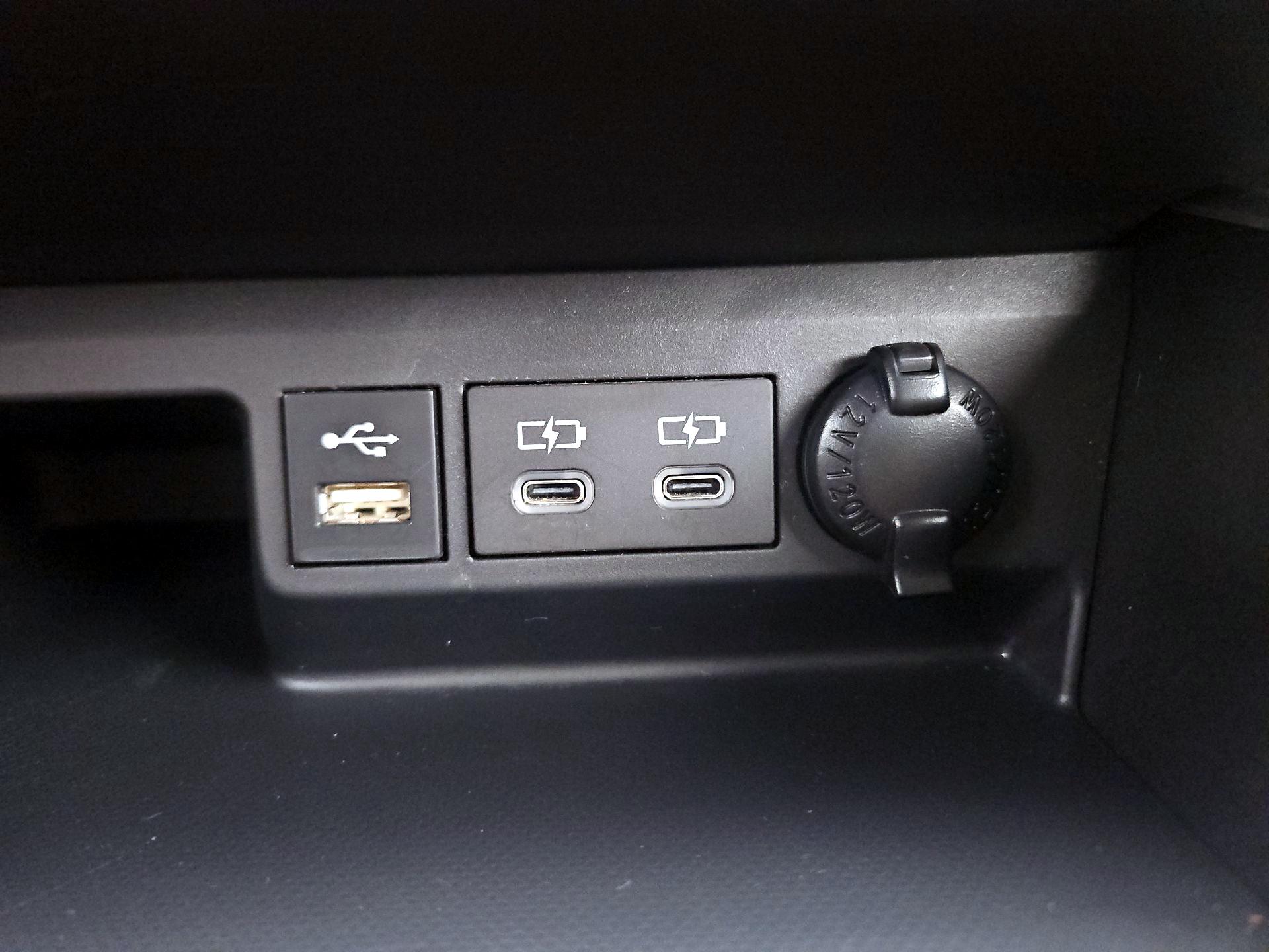 Thumbnail: 2022 Toyota Highlander - 18