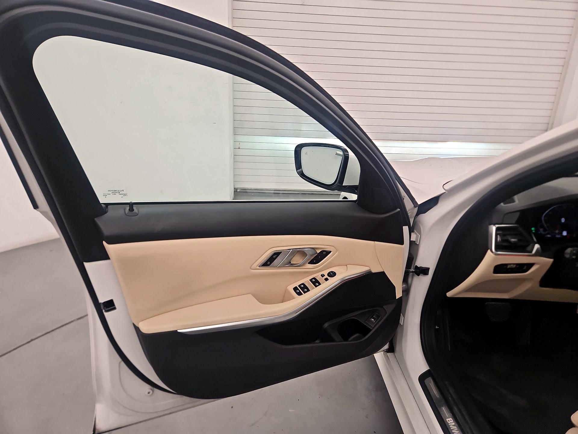 Thumbnail: 2022 BMW 3 Series - 12