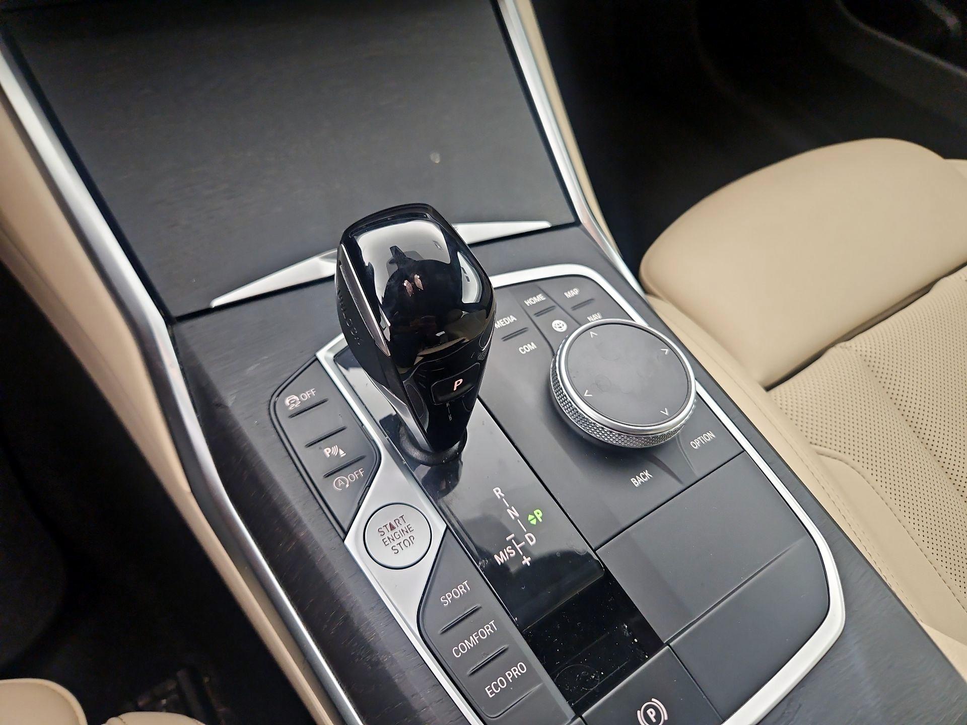 Thumbnail: 2022 BMW 3 Series - 17