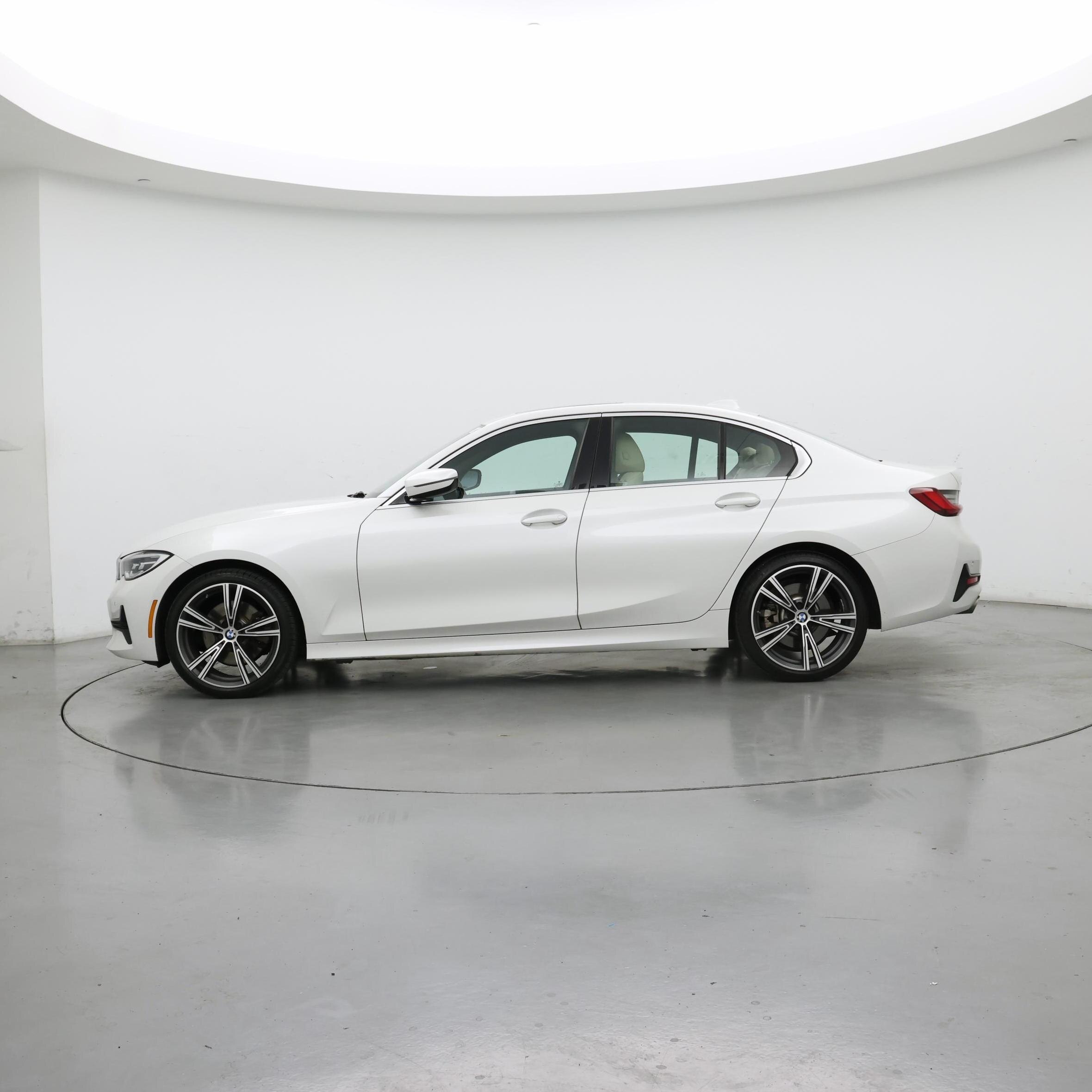 Thumbnail: 2022 BMW 3 Series - 3