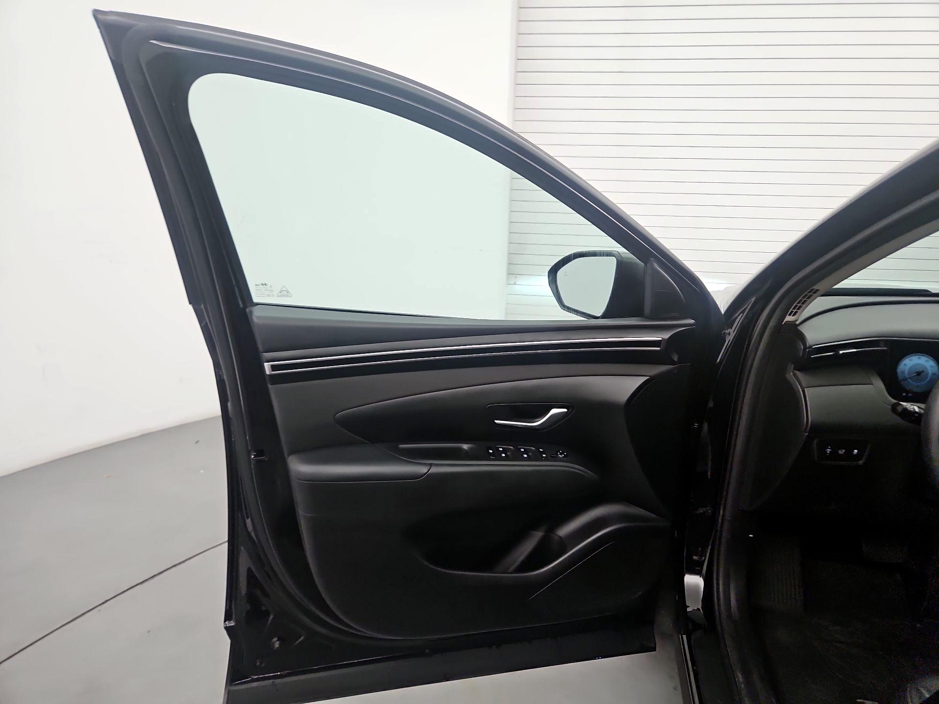 Thumbnail: 2023 Hyundai Tucson - 12