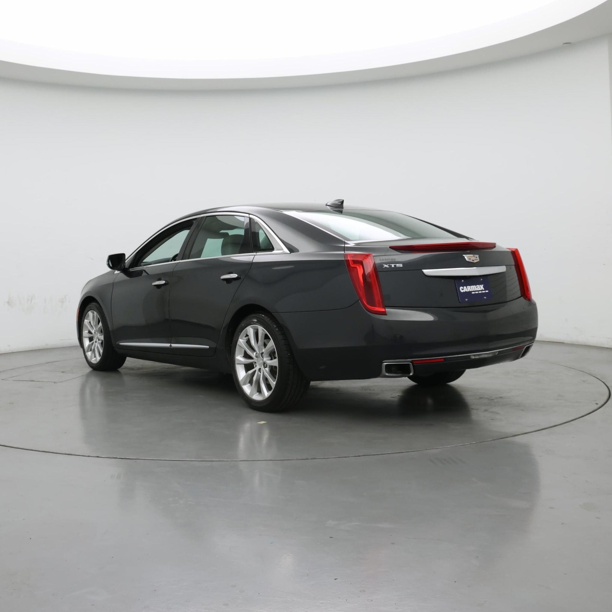Thumbnail: 2016 Cadillac XTS - 2