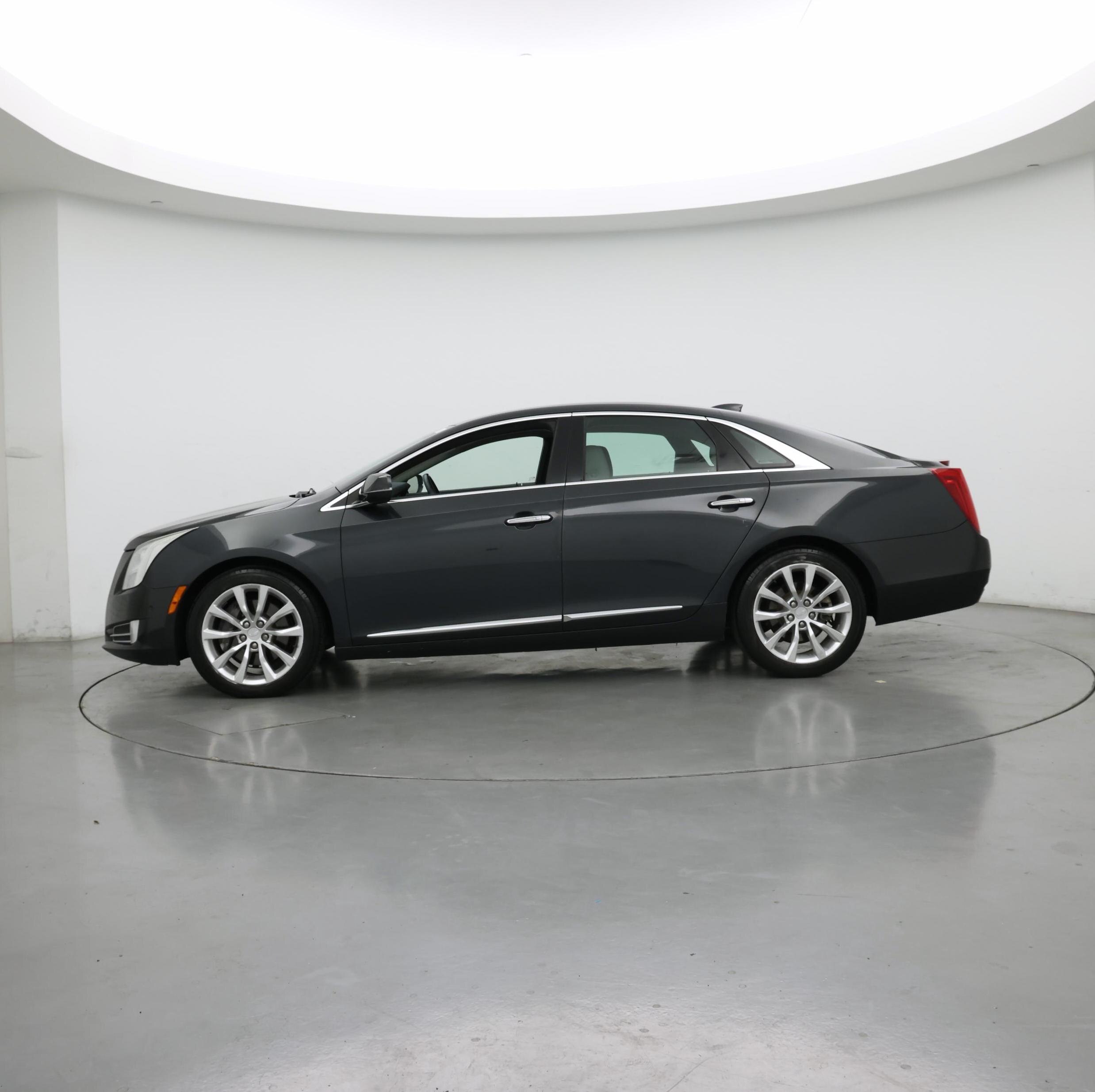 Thumbnail: 2016 Cadillac XTS - 3