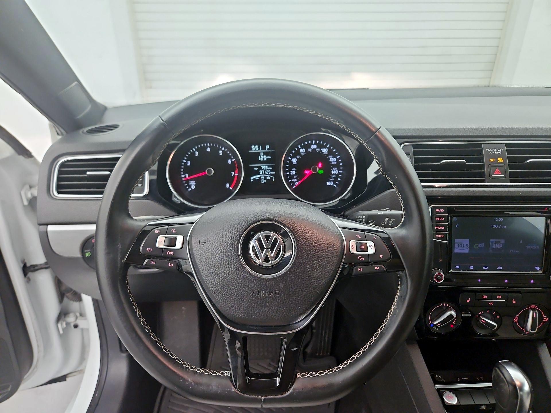 Thumbnail: 2016 Volkswagen Jetta - 10