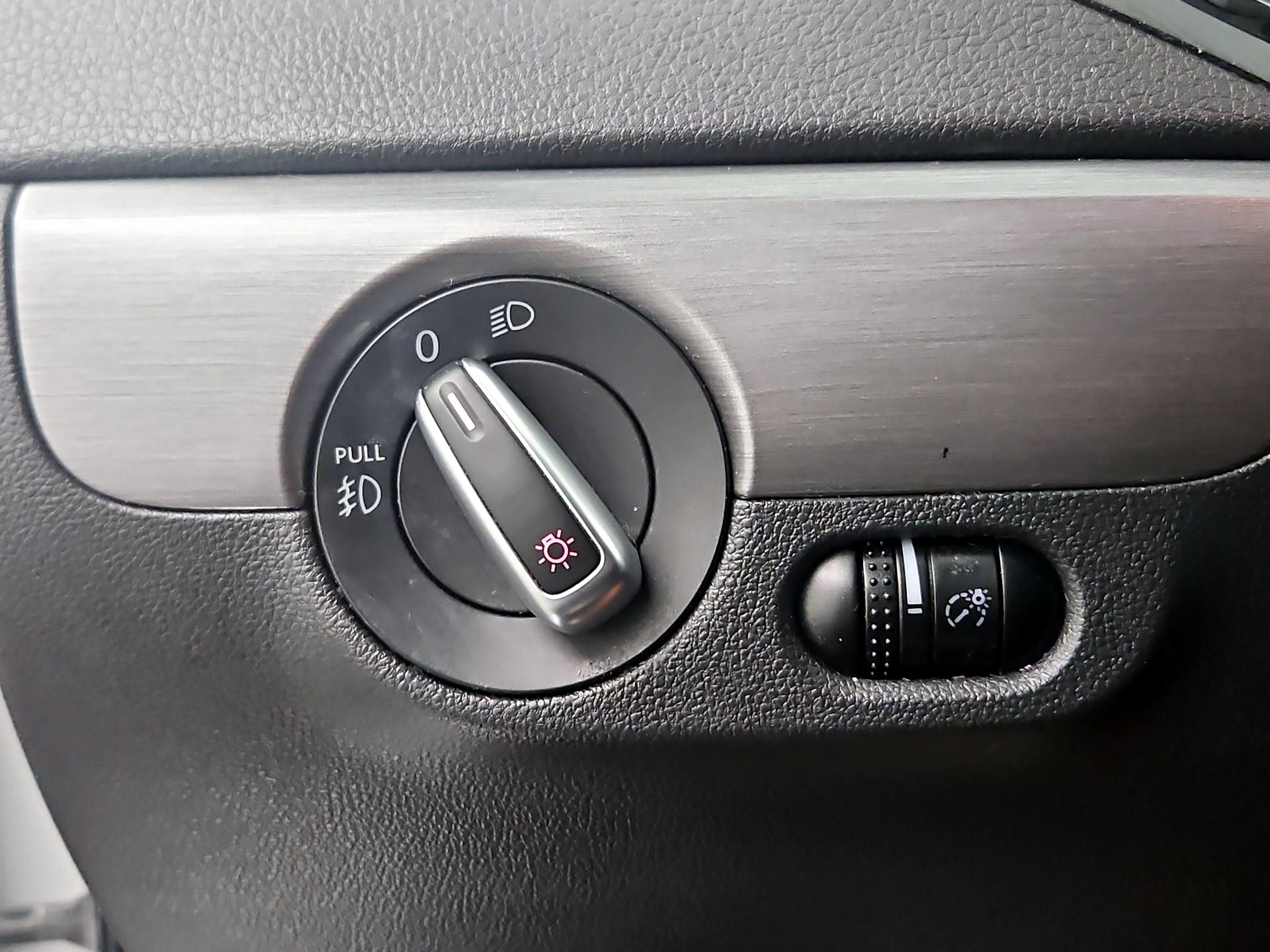 Thumbnail: 2016 Volkswagen Jetta - 13