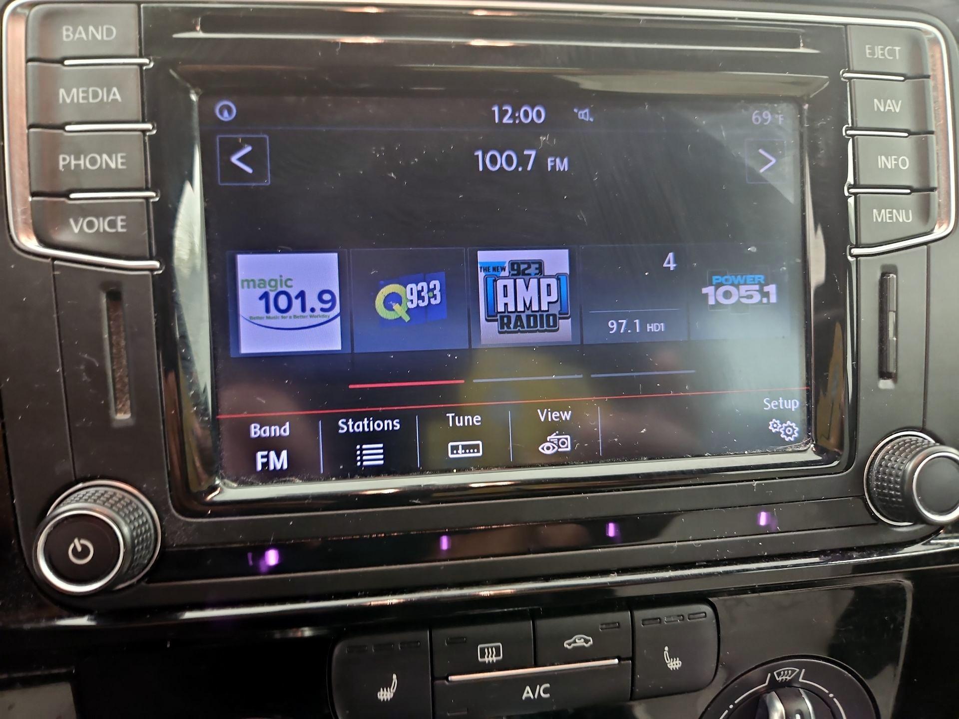 Thumbnail: 2016 Volkswagen Jetta - 14