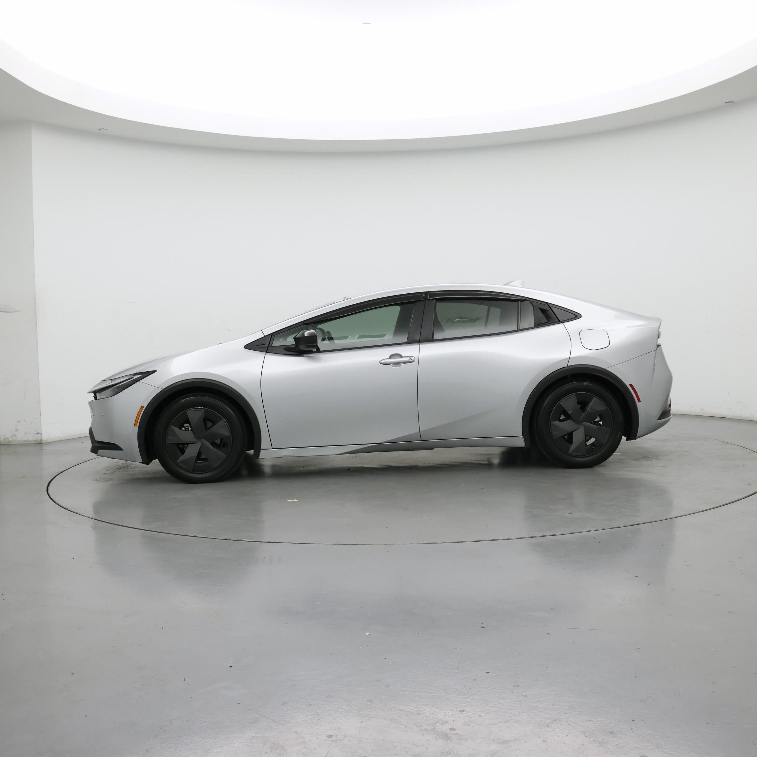 Thumbnail: 2023 Toyota Prius - 3