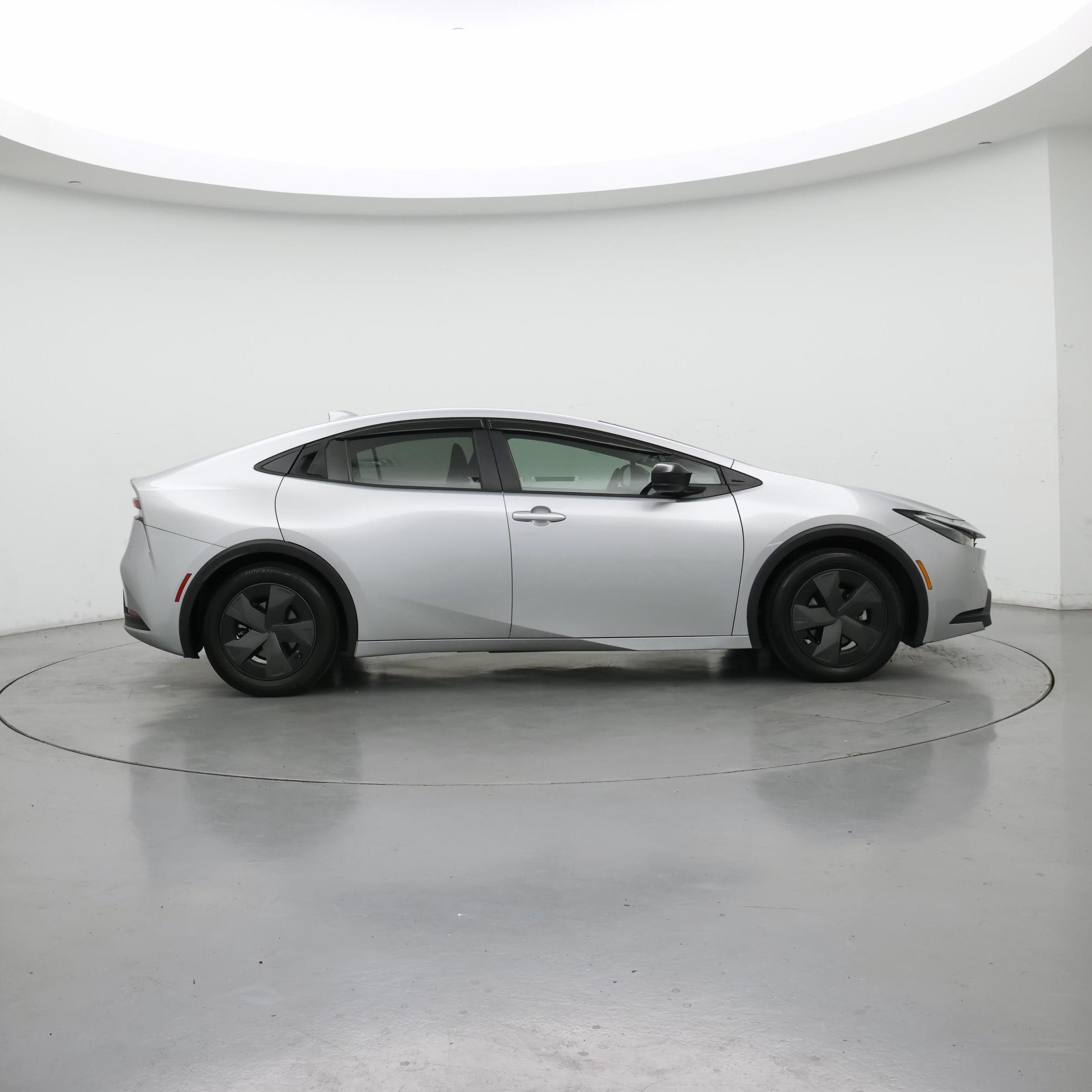 Thumbnail: 2023 Toyota Prius - 7