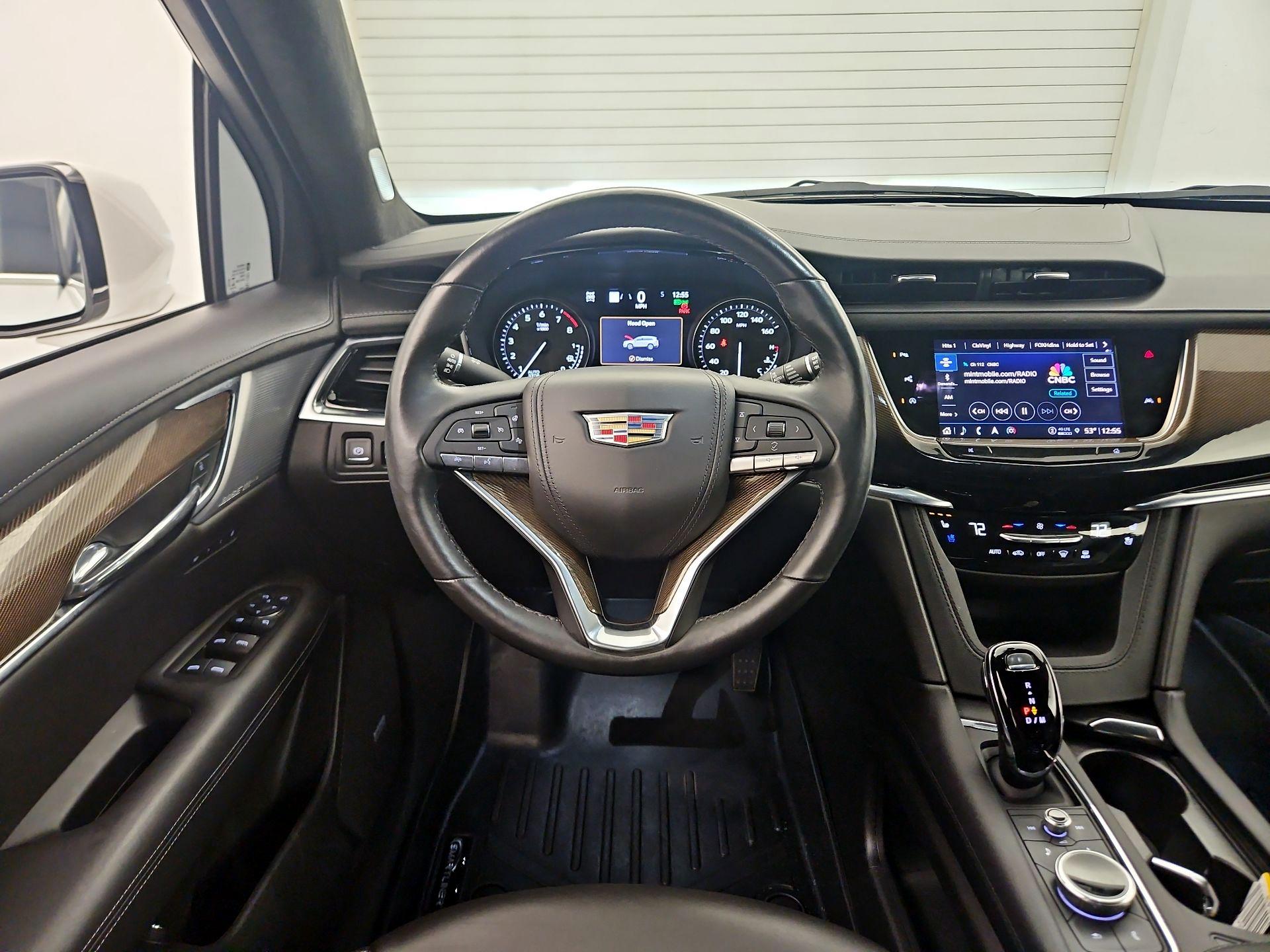 Thumbnail: 2023 Cadillac XT6 - 10