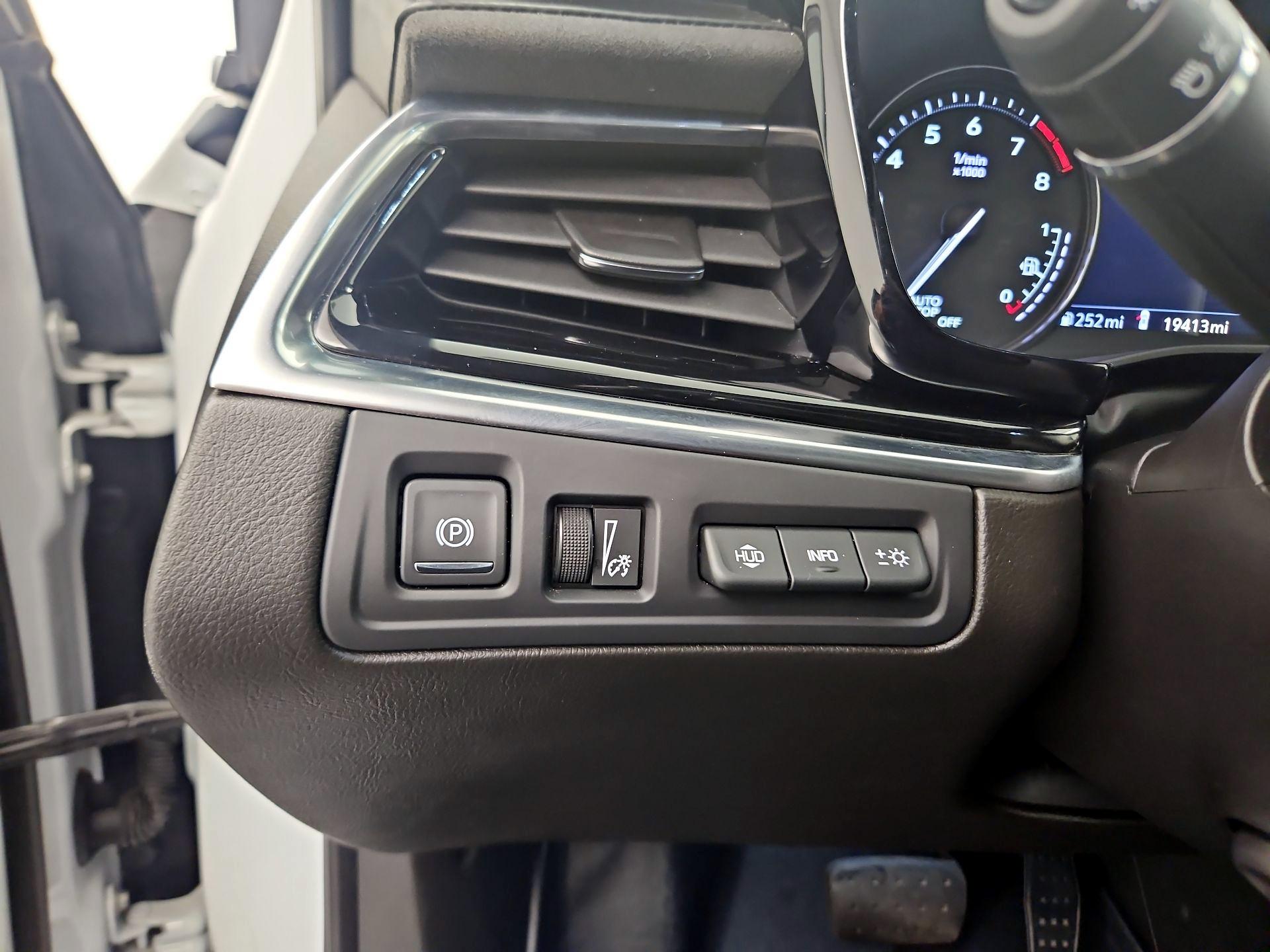 Thumbnail: 2023 Cadillac XT6 - 13