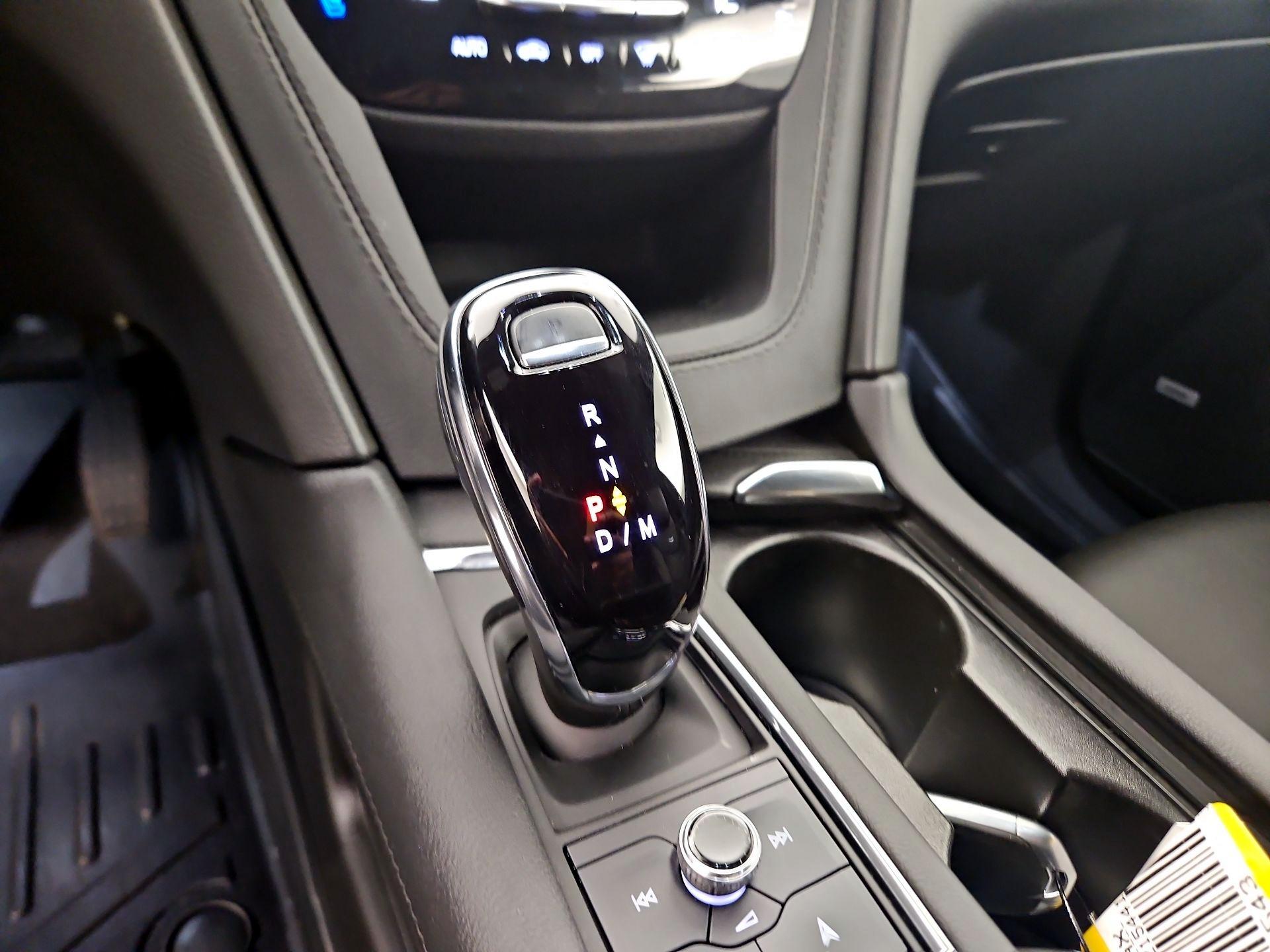 Thumbnail: 2023 Cadillac XT6 - 17