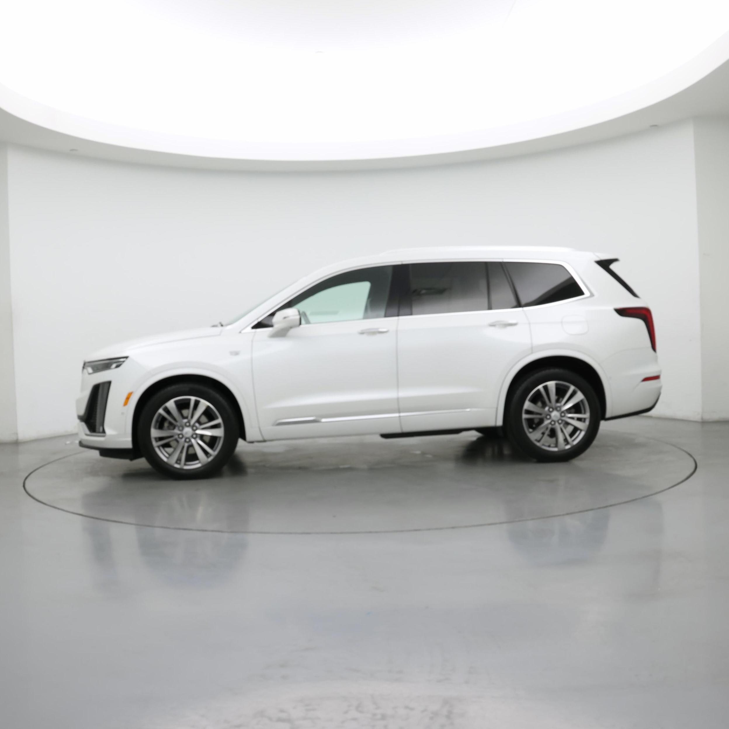 Thumbnail: 2023 Cadillac XT6 - 3