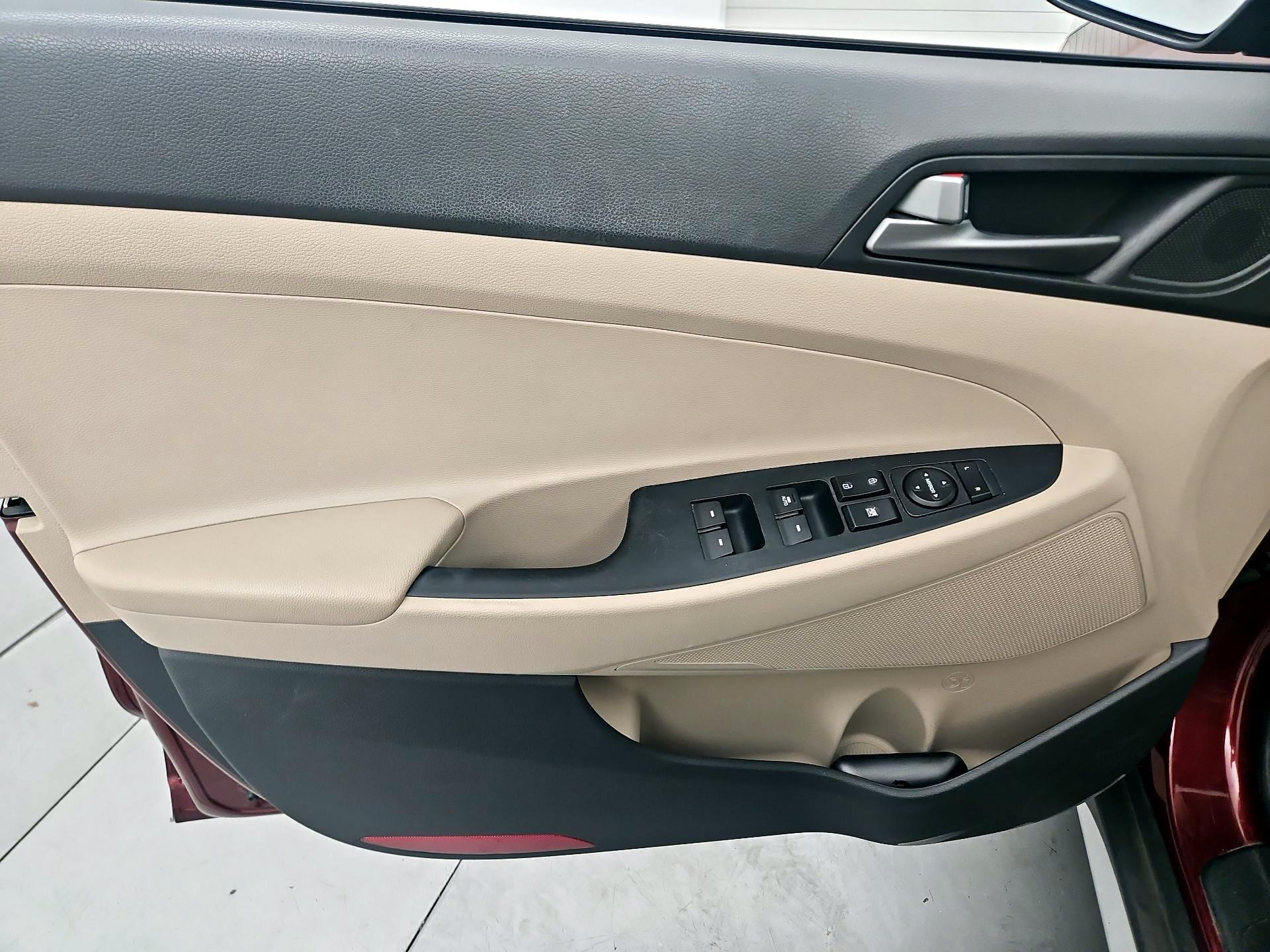 Thumbnail: 2017 Hyundai Tucson - 12