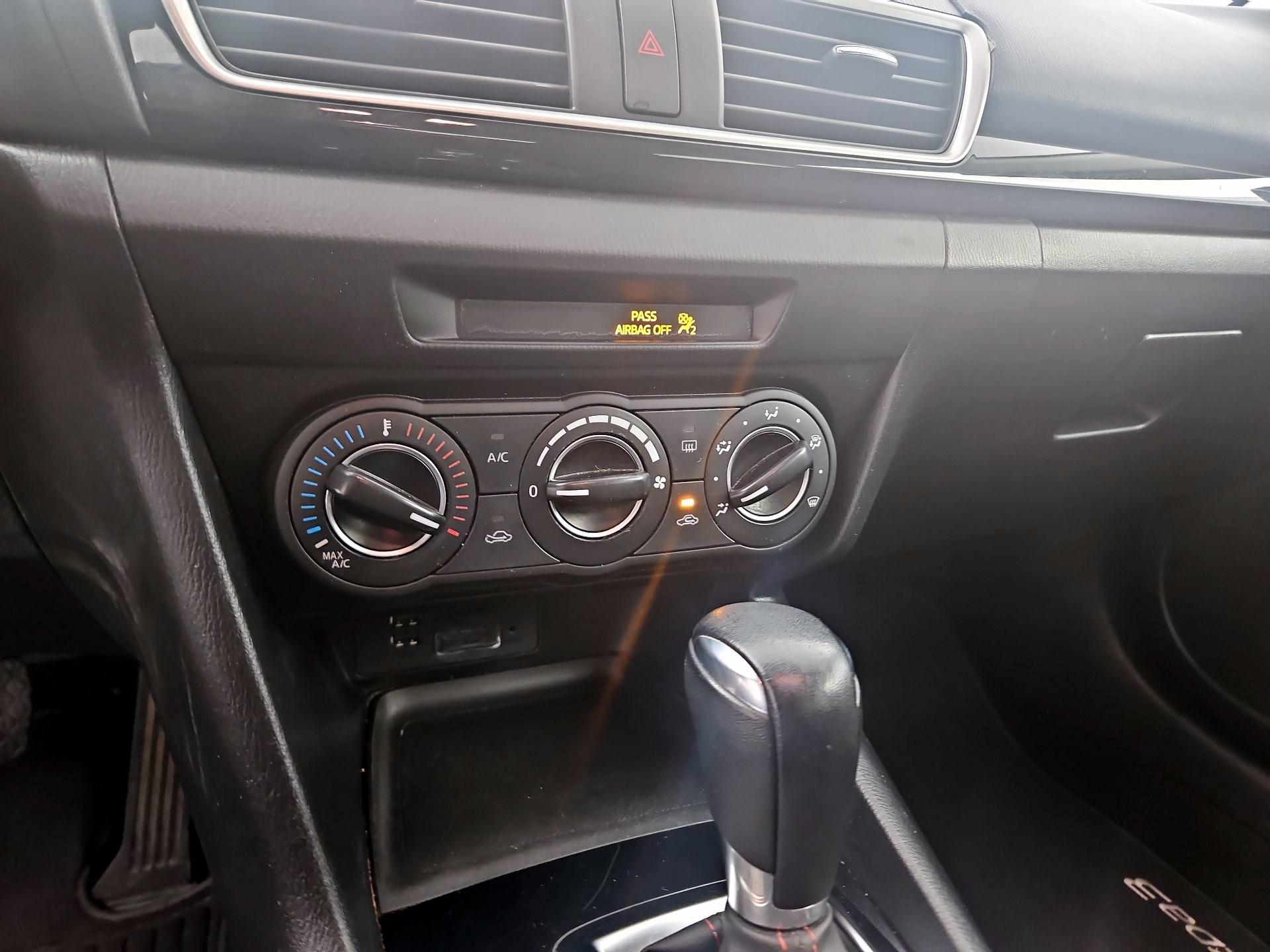 Thumbnail: 2015 Mazda Mazda3 - 16