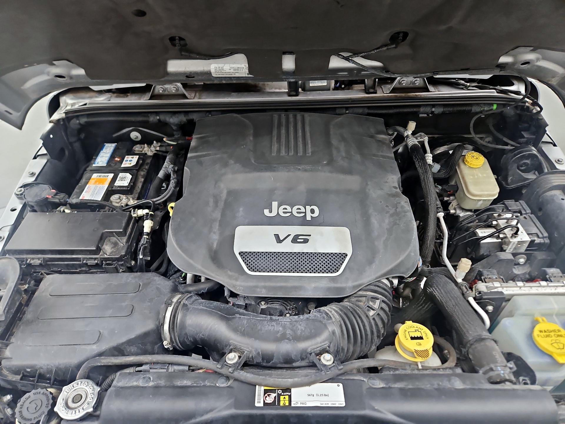 Thumbnail: 2015 Jeep Wrangler - 19