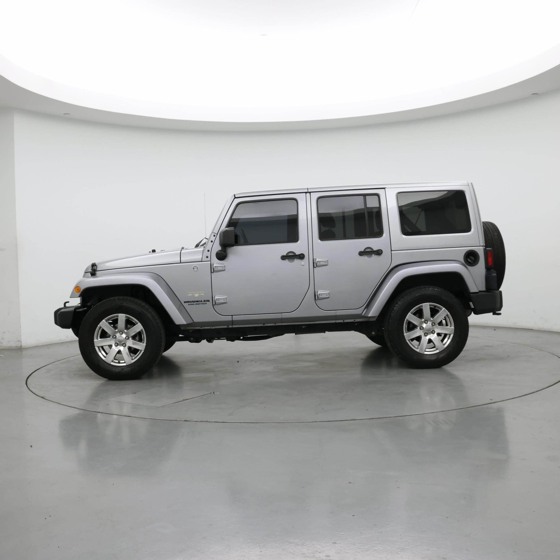 Thumbnail: 2015 Jeep Wrangler - 3