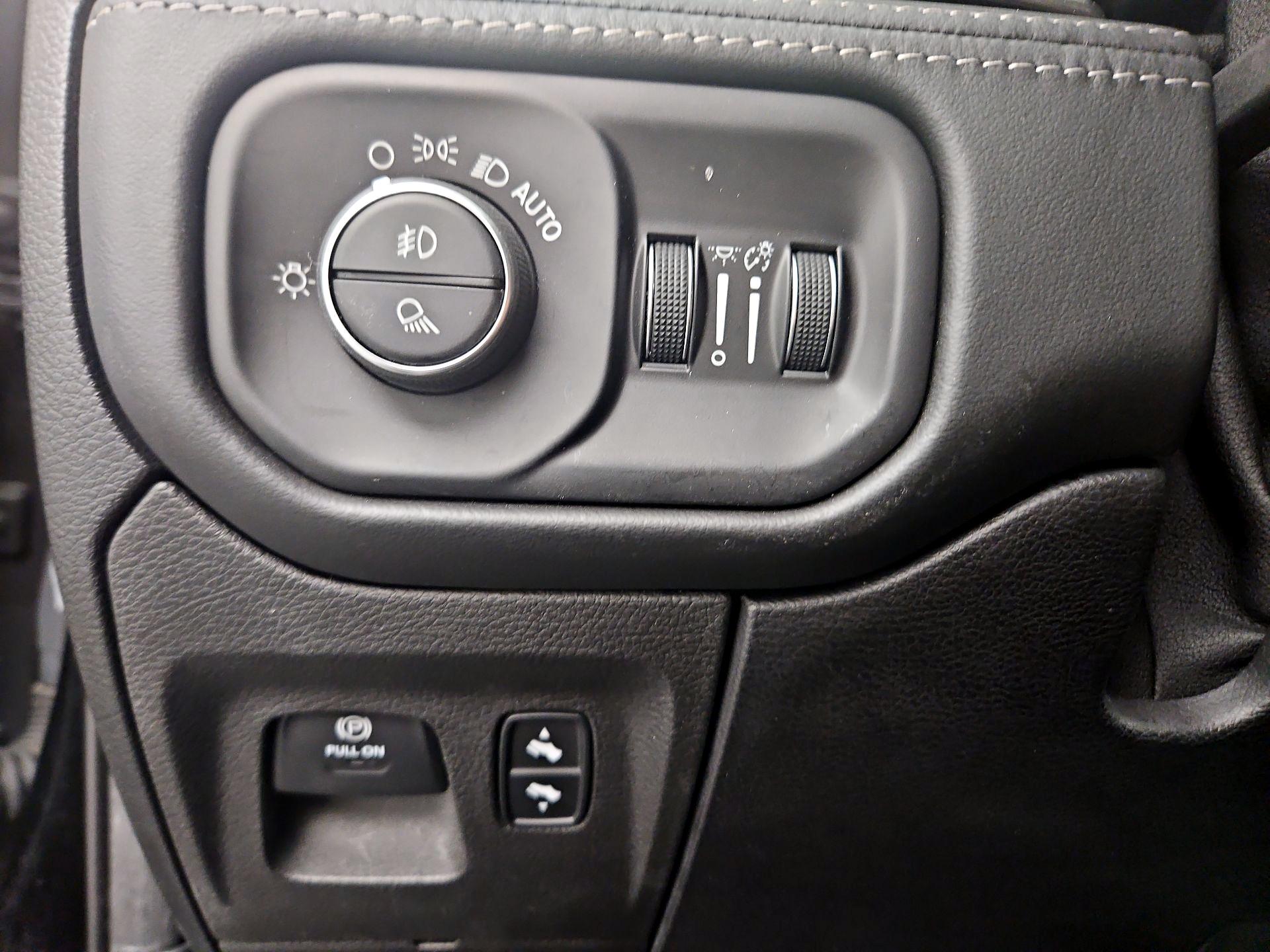 Thumbnail: 2019 RAM 1500 - 13