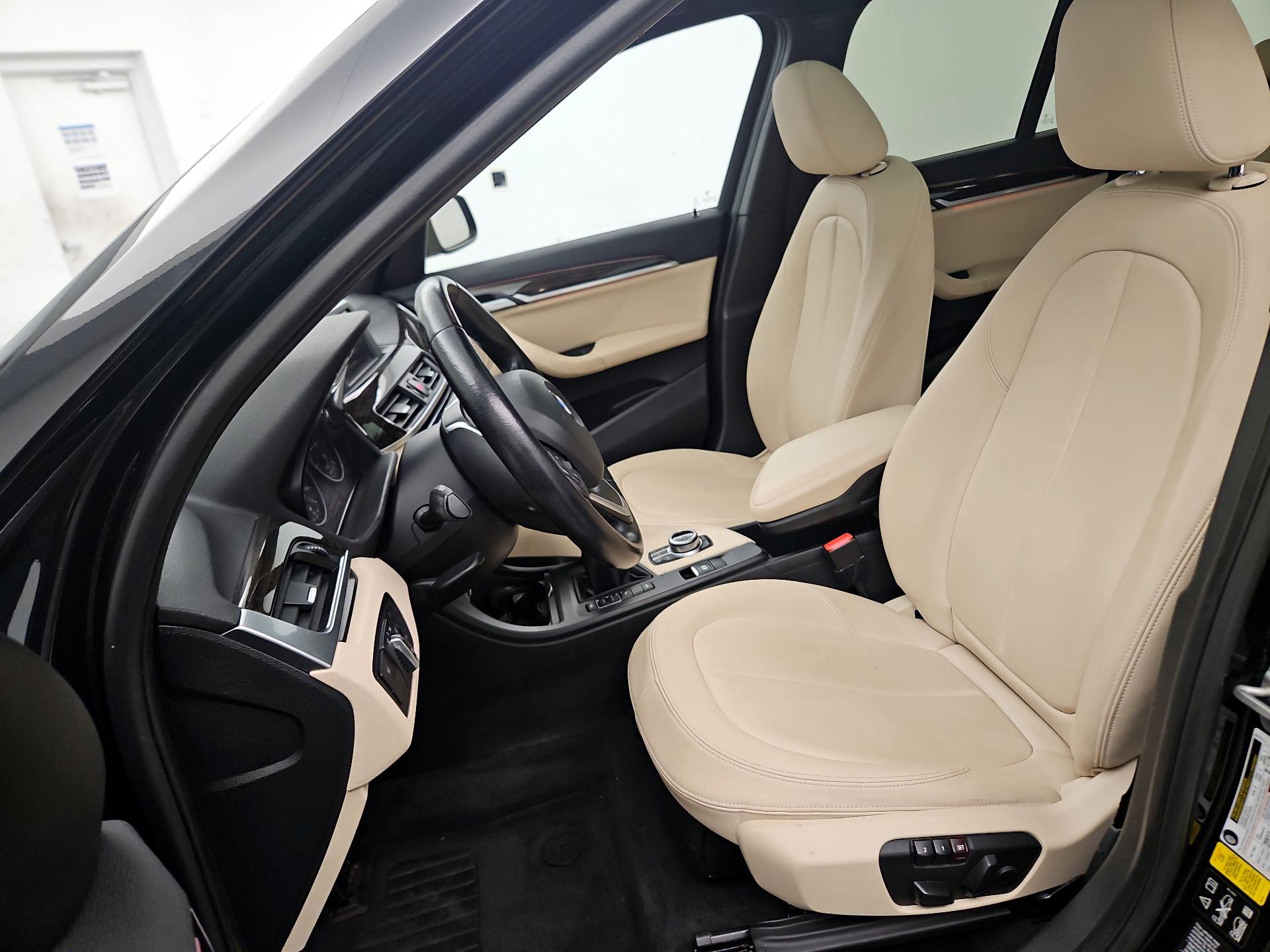 Thumbnail: 2017 BMW X1 - 11