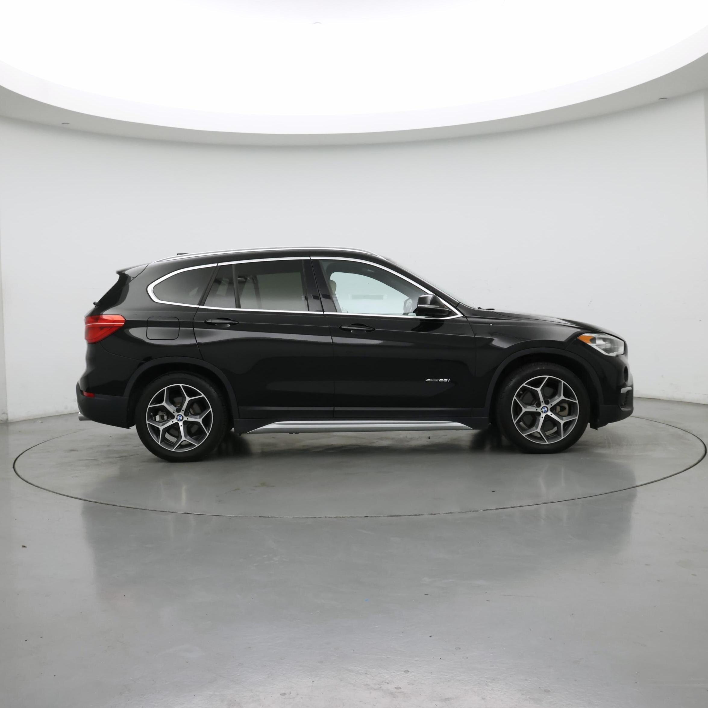 Thumbnail: 2017 BMW X1 - 7