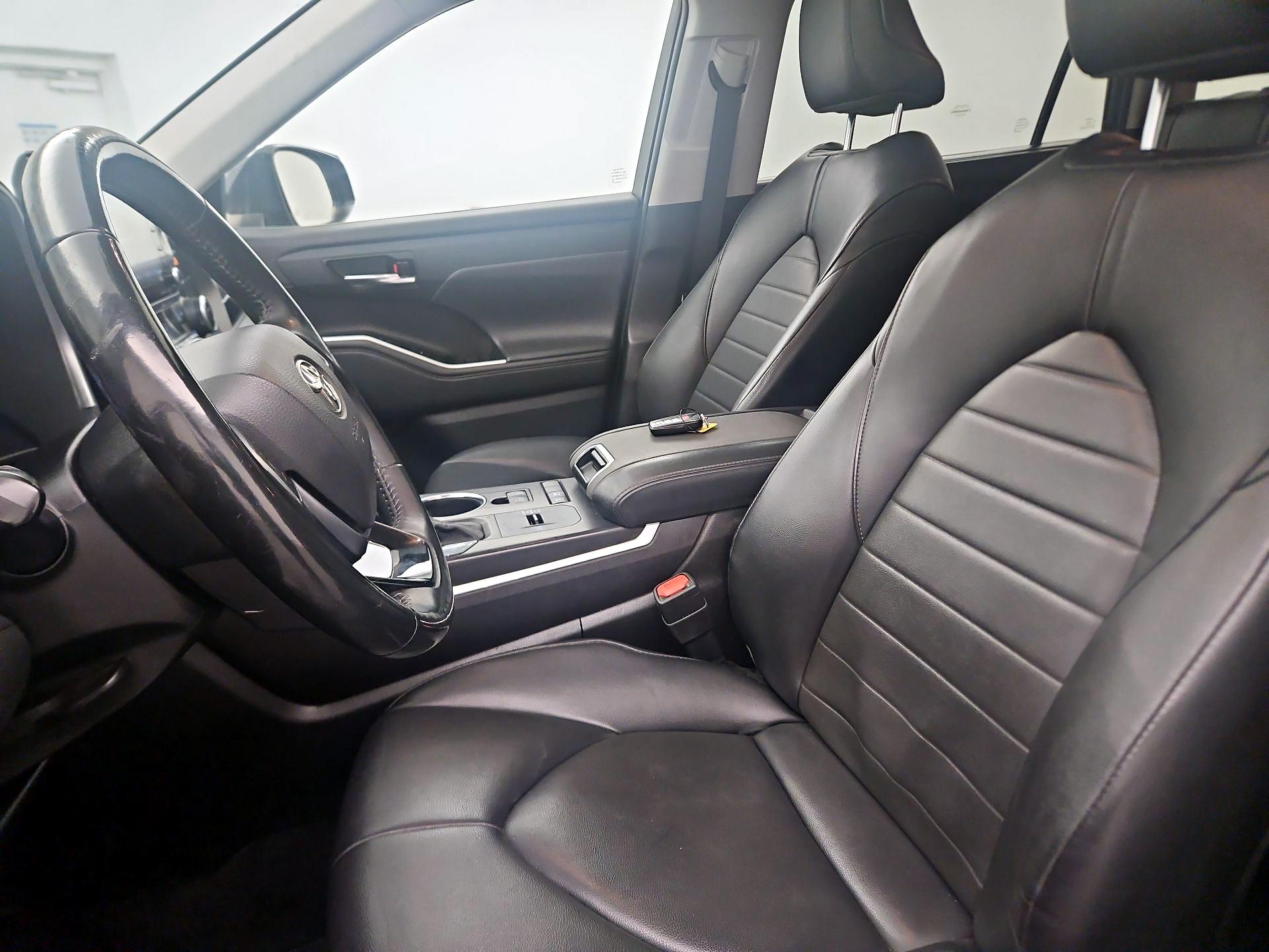 Thumbnail: 2021 Toyota Highlander - 11