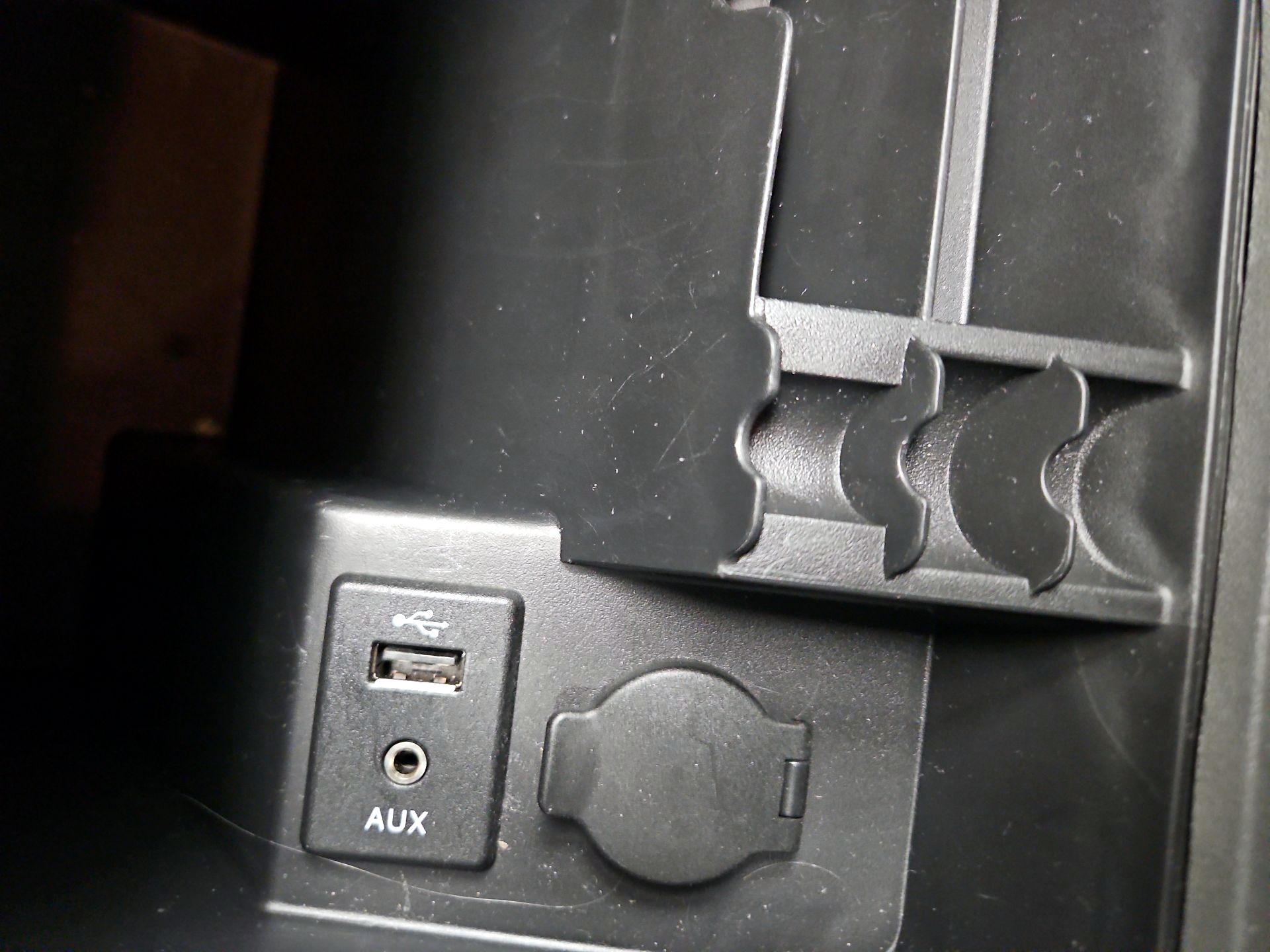 Thumbnail: 2016 Nissan Frontier - 16