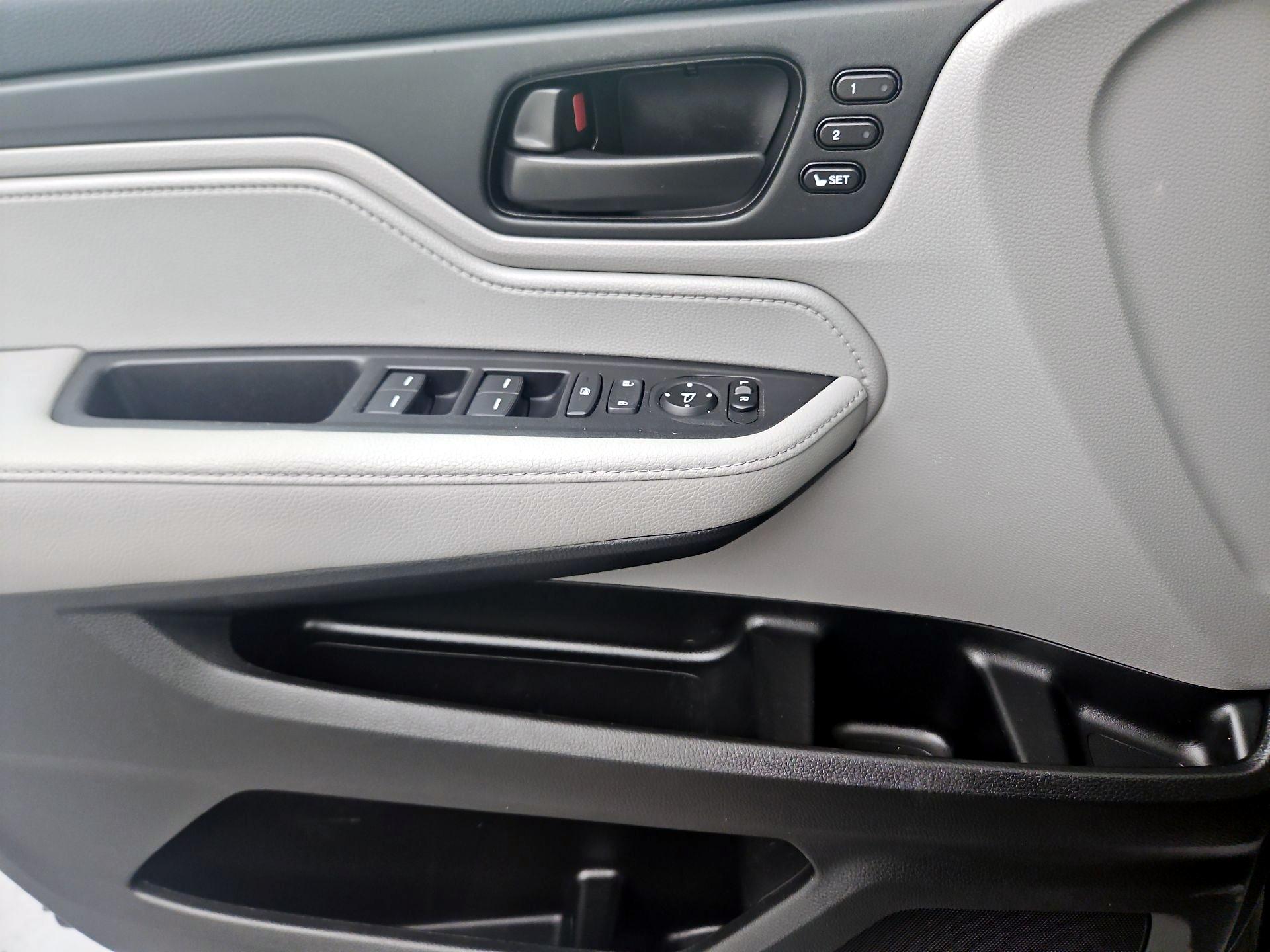 Thumbnail: 2020 Honda Odyssey - 12