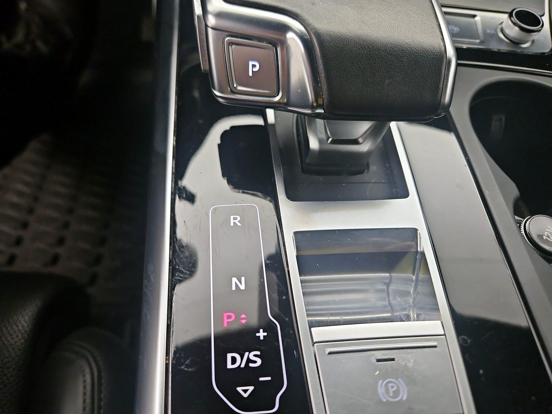 Thumbnail: 2022 Audi Q7 - 16