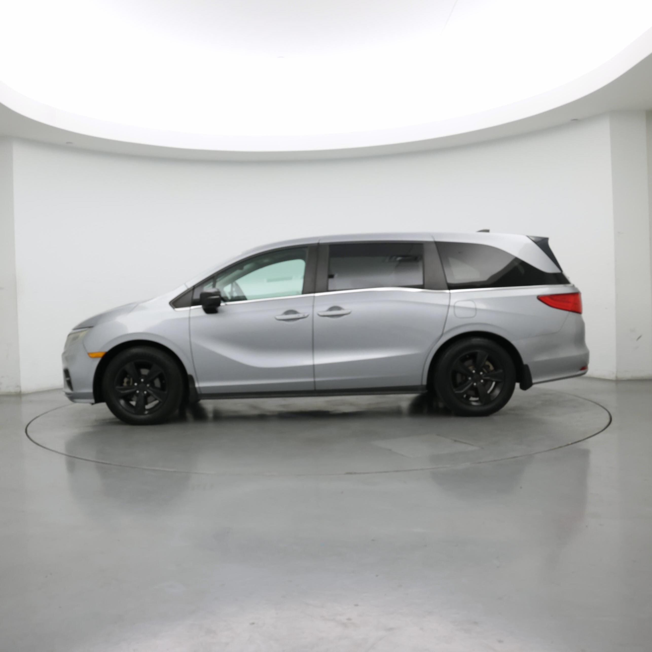 Thumbnail: 2018 Honda Odyssey - 3