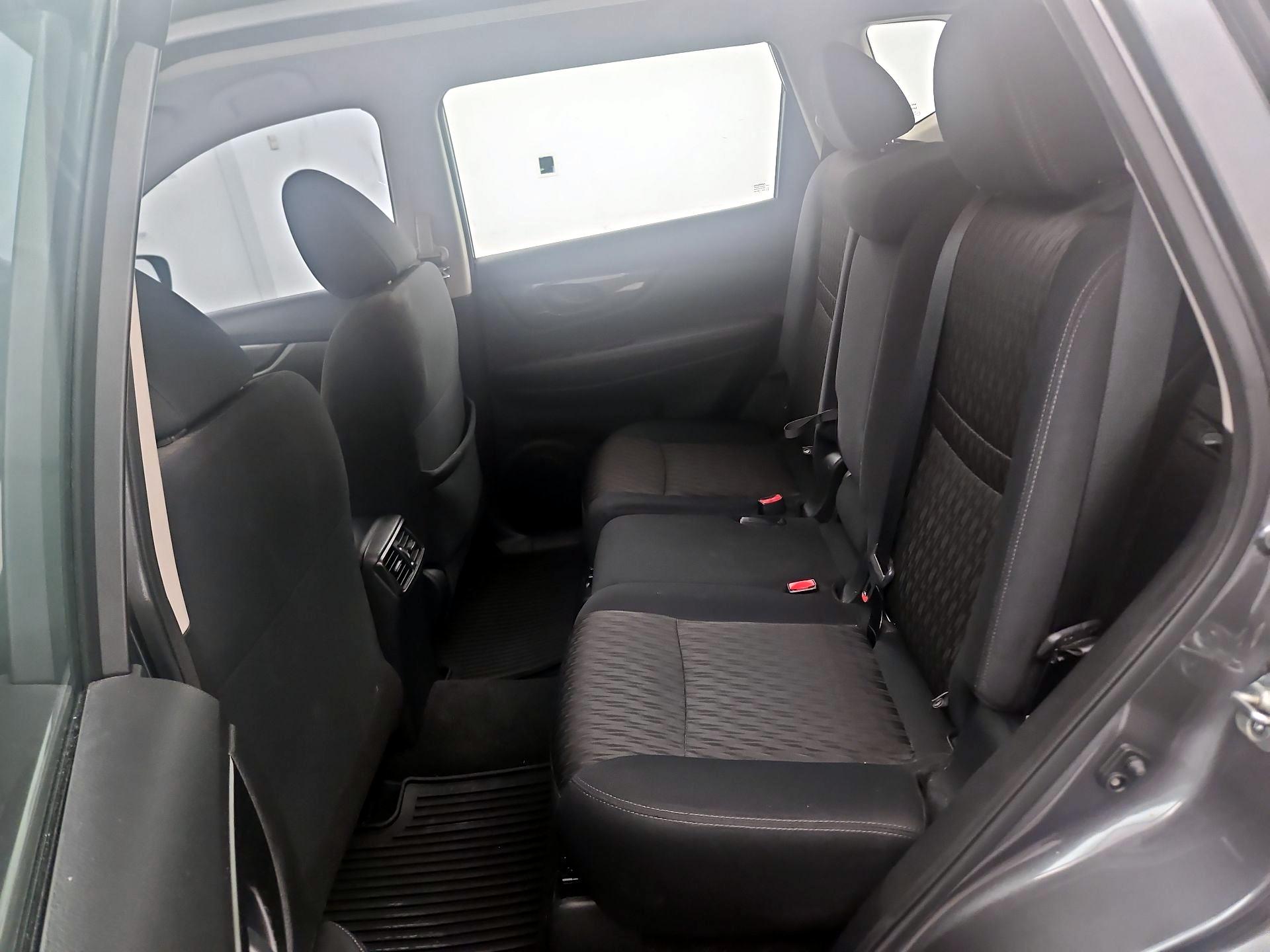 Thumbnail: 2020 Nissan Rogue - 18