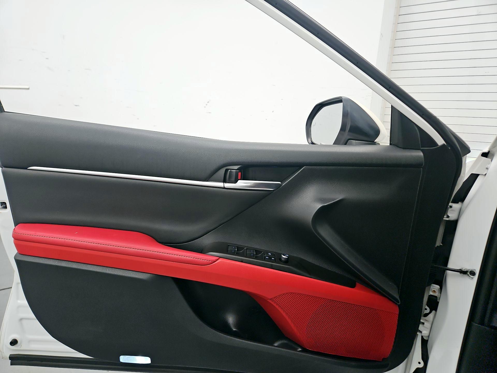 Thumbnail: 2022 Toyota Camry - 12