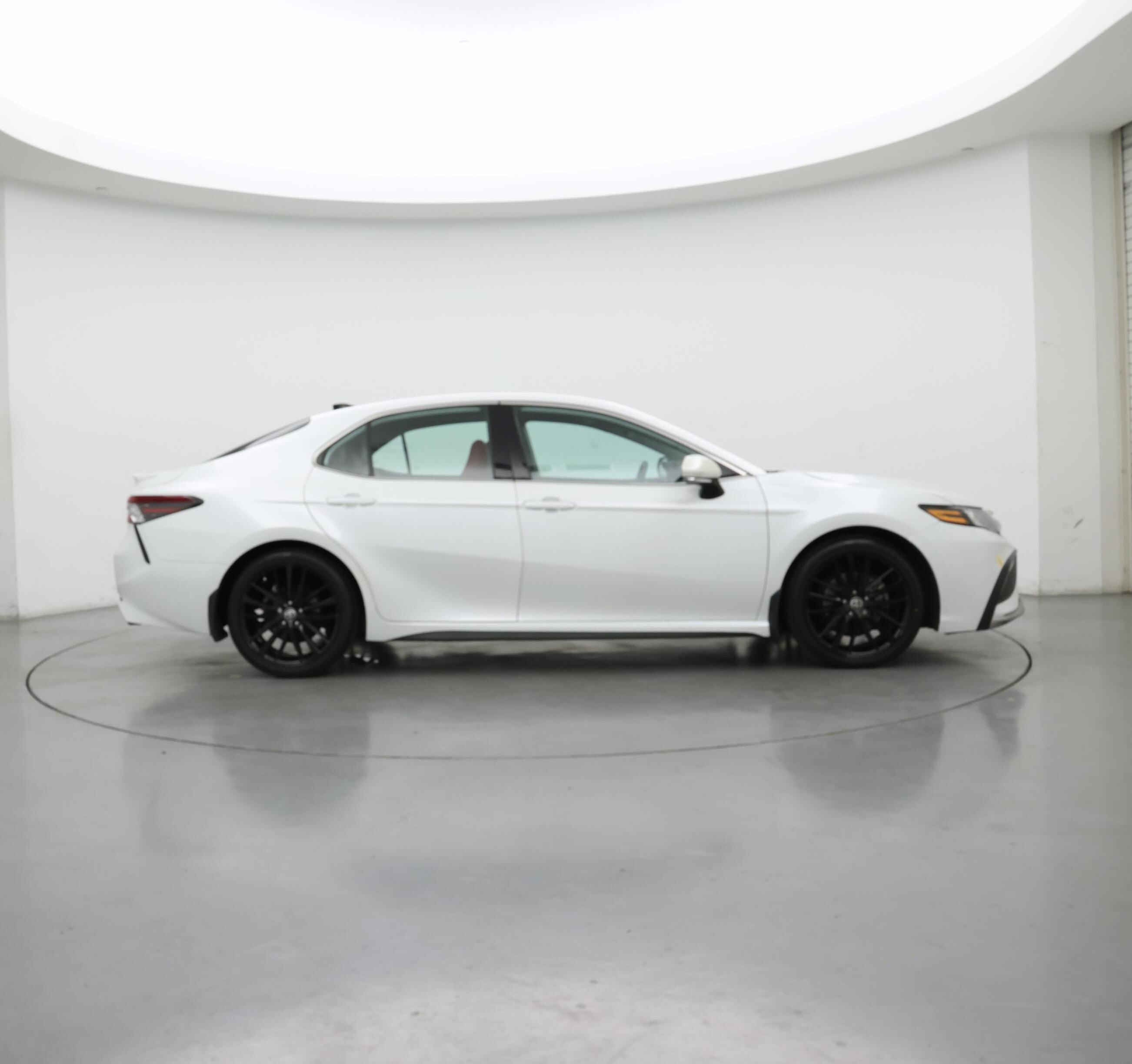 Thumbnail: 2022 Toyota Camry - 7