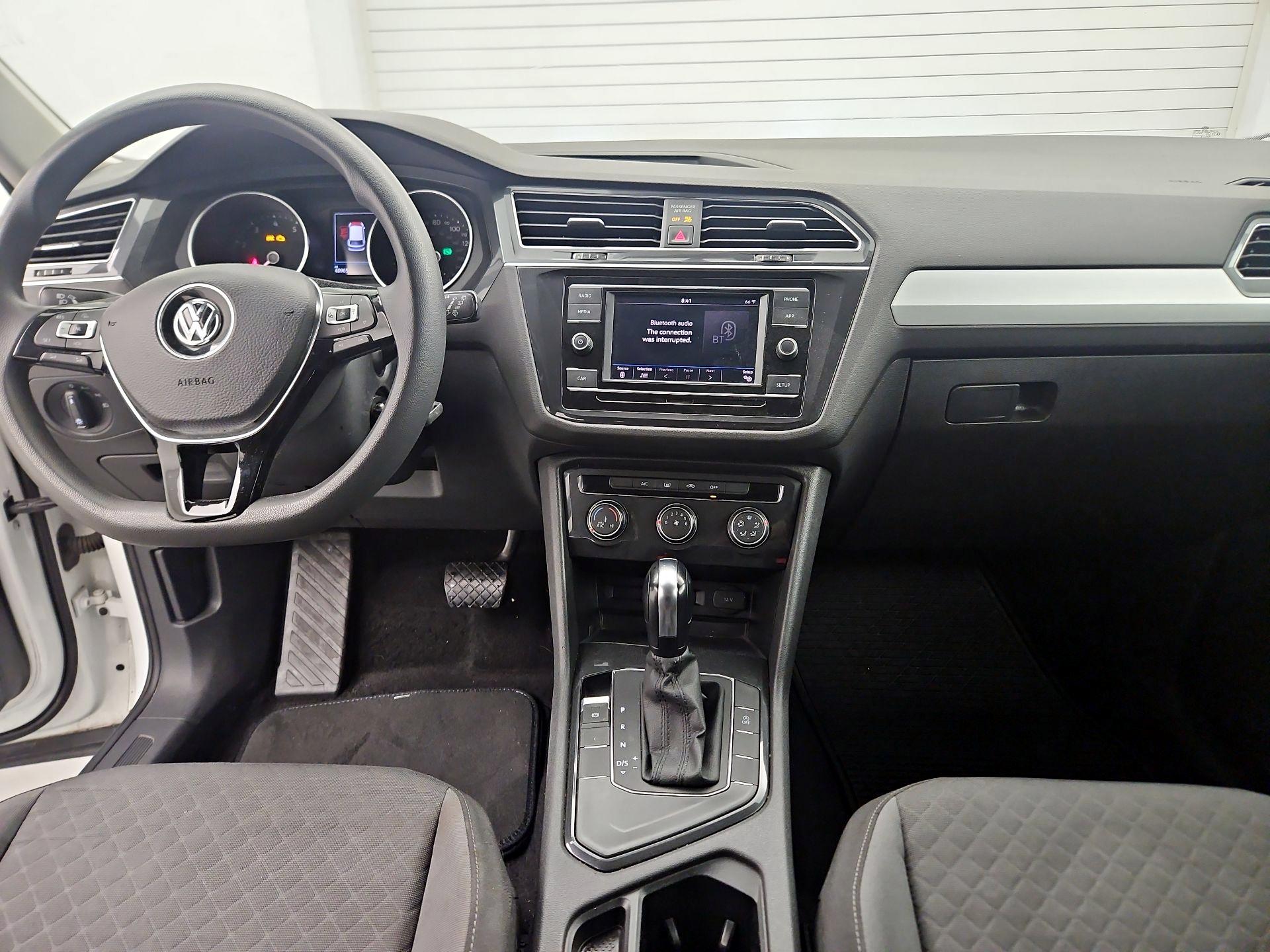 Thumbnail: 2019 Volkswagen Tiguan - 9