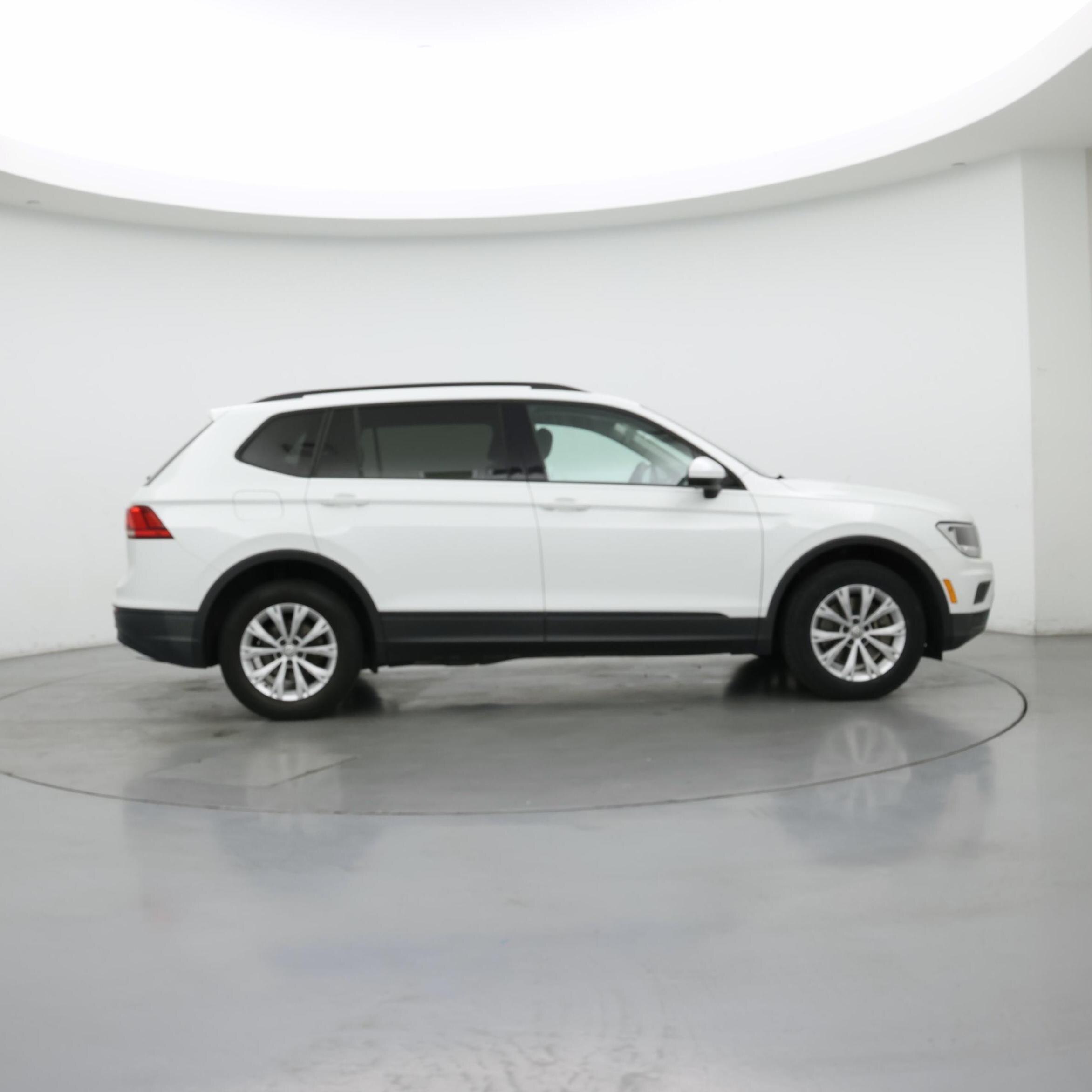 Thumbnail: 2019 Volkswagen Tiguan - 7