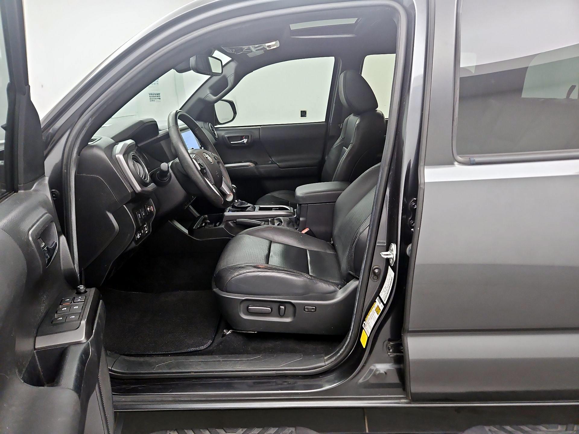 Thumbnail: 2022 Toyota Tacoma - 11