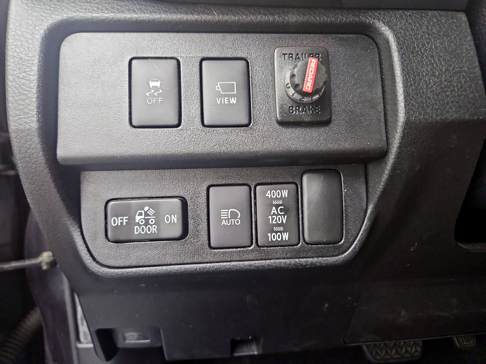 Thumbnail: 2022 Toyota Tacoma - 13