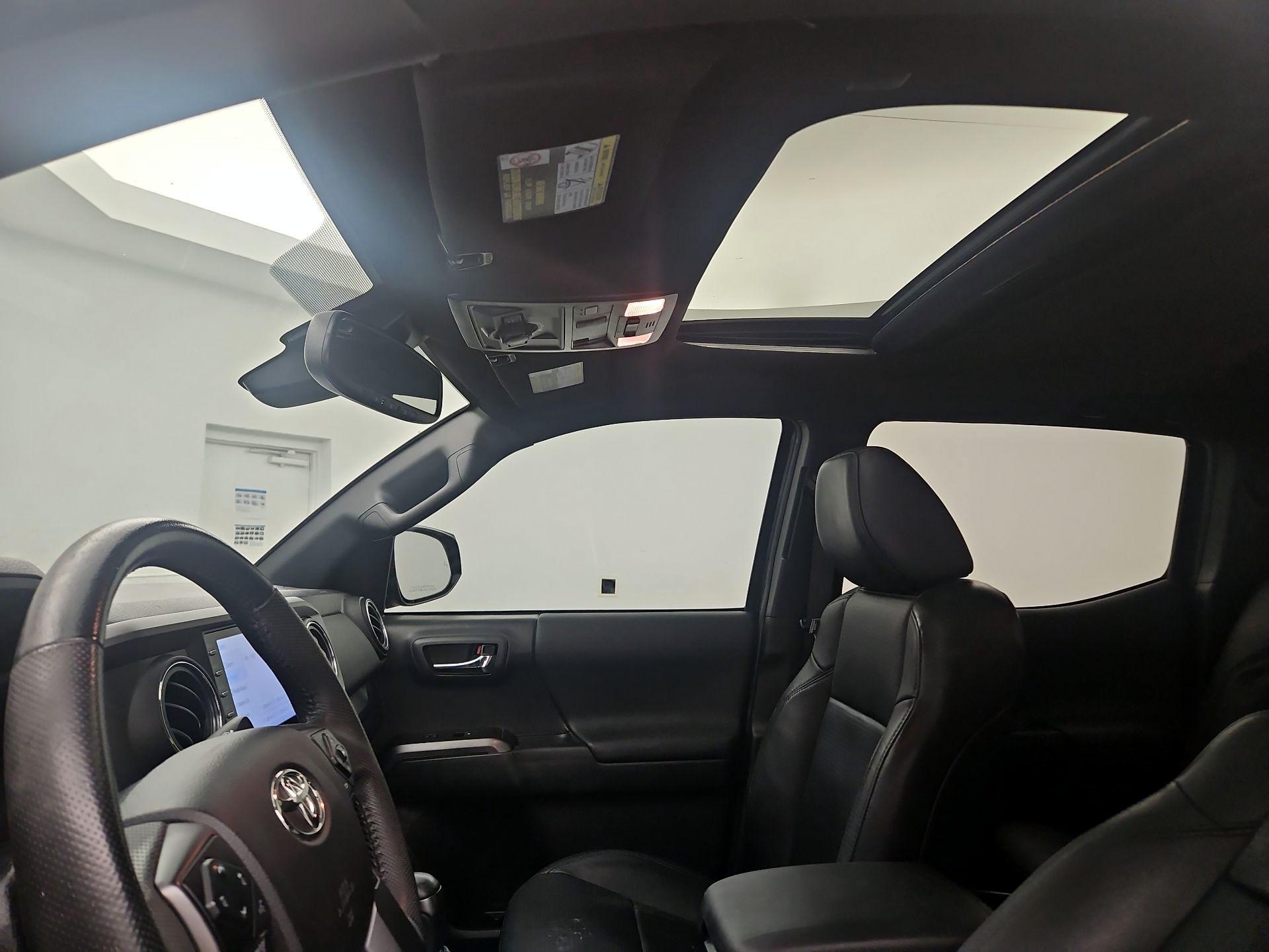 Thumbnail: 2022 Toyota Tacoma - 18