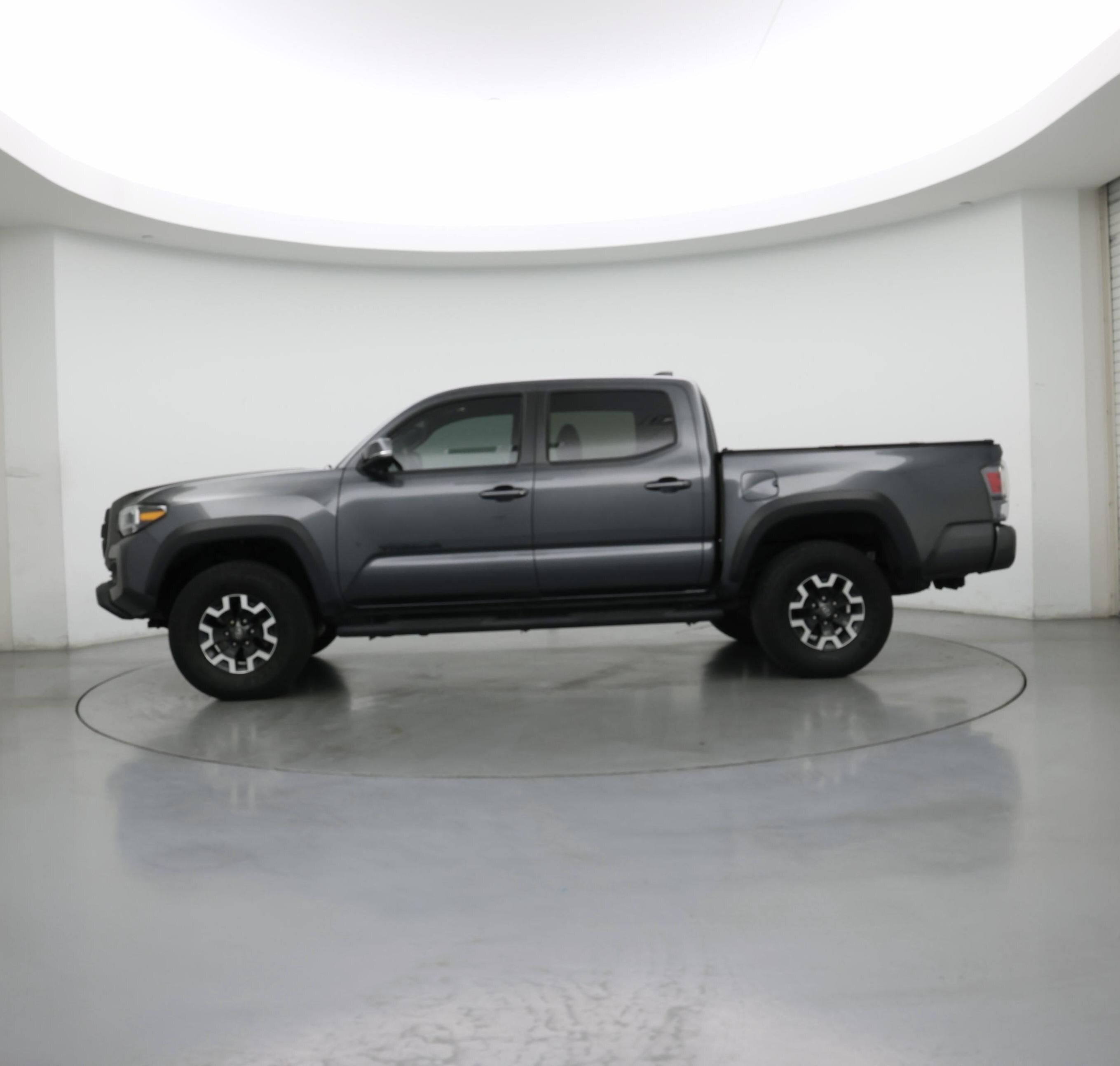 Thumbnail: 2022 Toyota Tacoma - 3