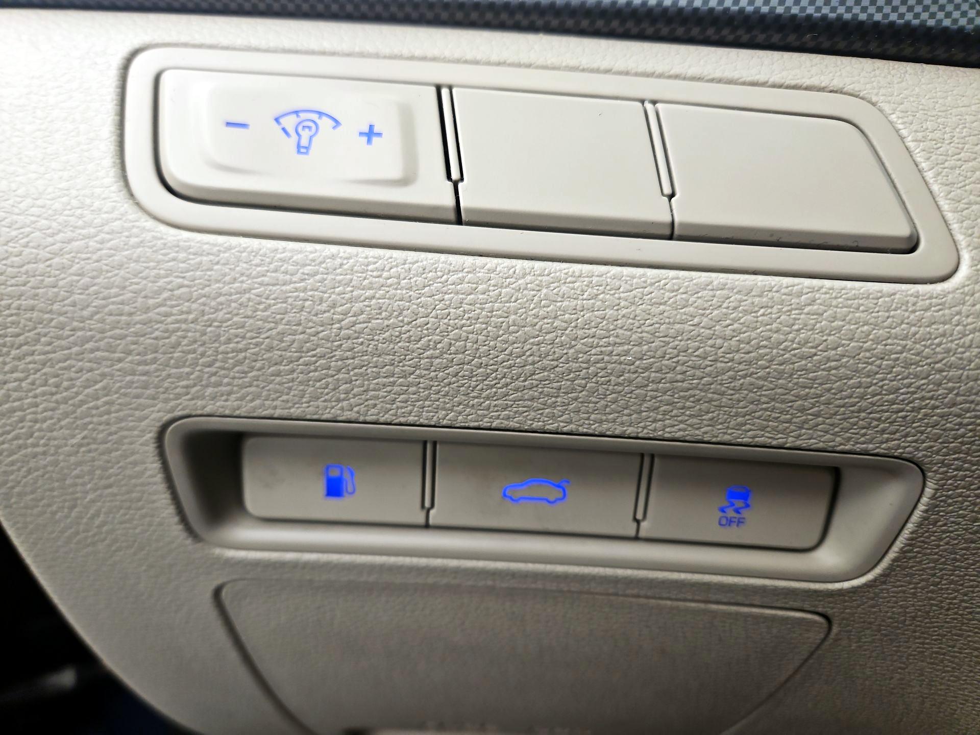 Thumbnail: 2015 Hyundai Sonata - 13