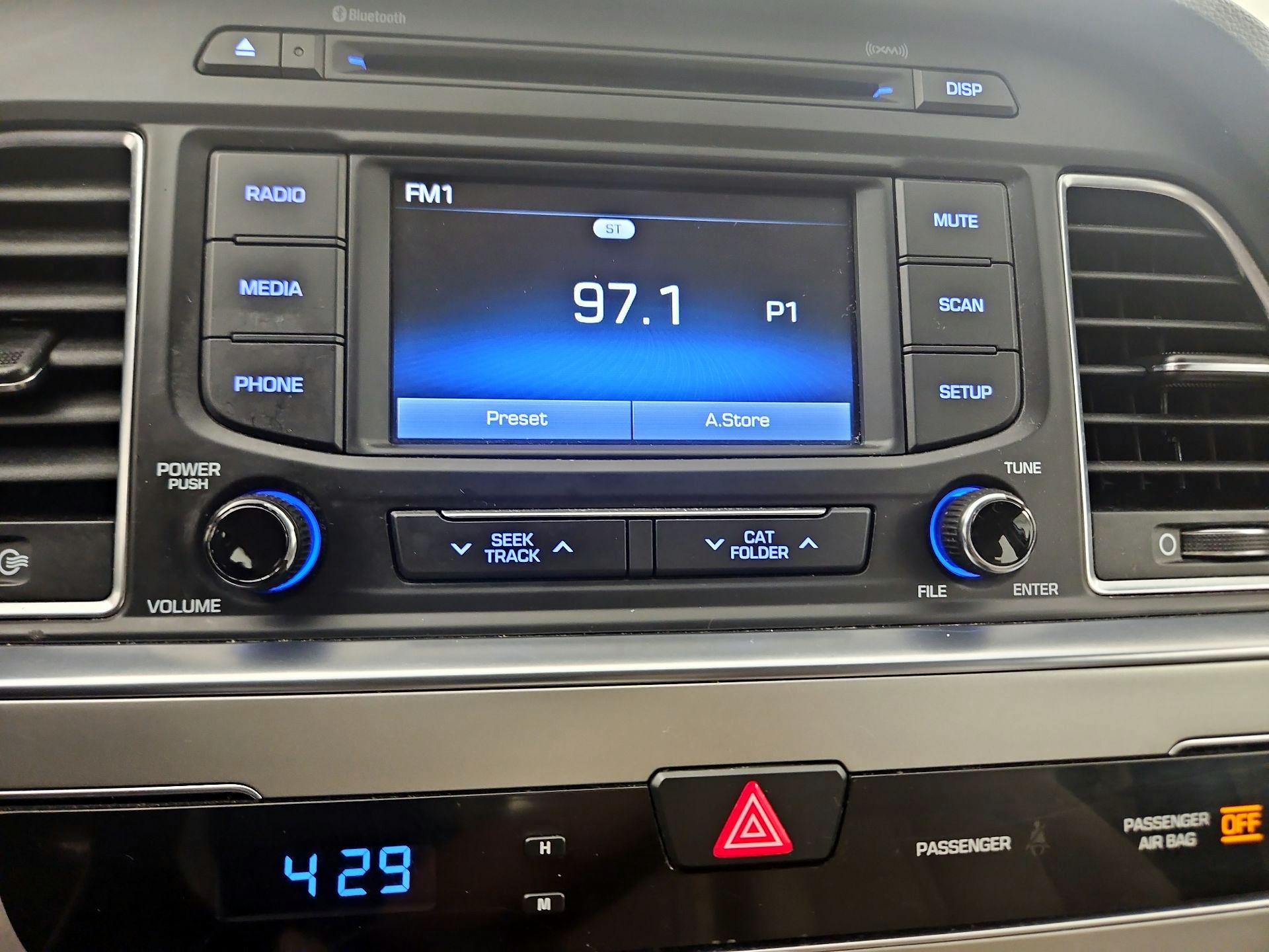 Thumbnail: 2015 Hyundai Sonata - 15