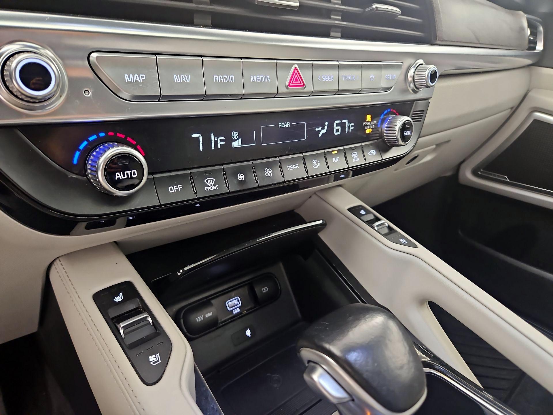 Thumbnail: 2020 Kia Telluride - 16