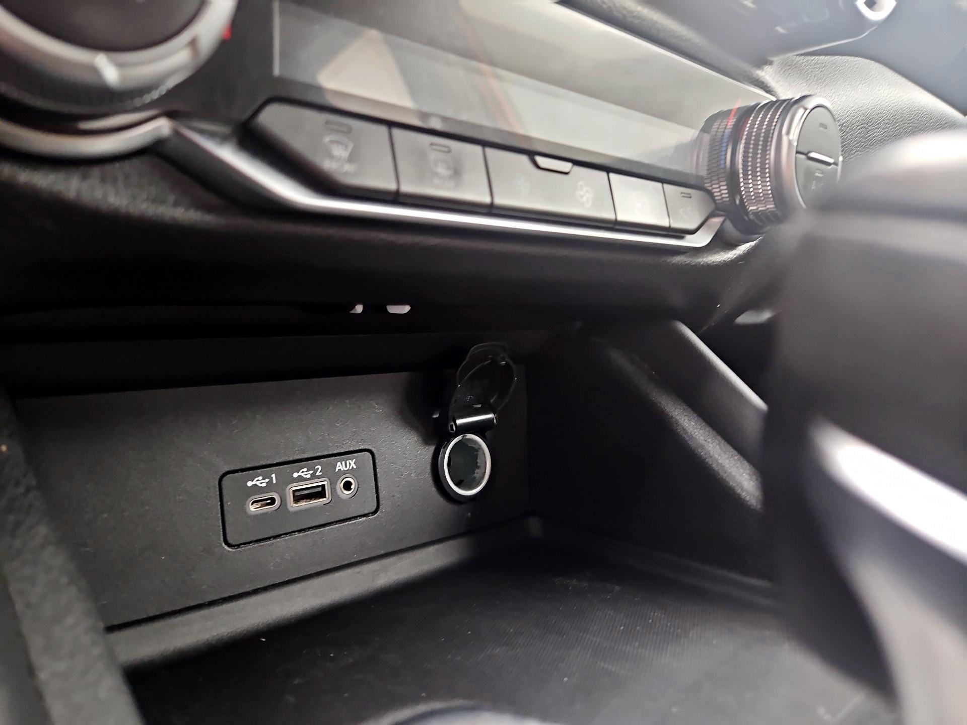 Thumbnail: 2020 Nissan Sentra - 18