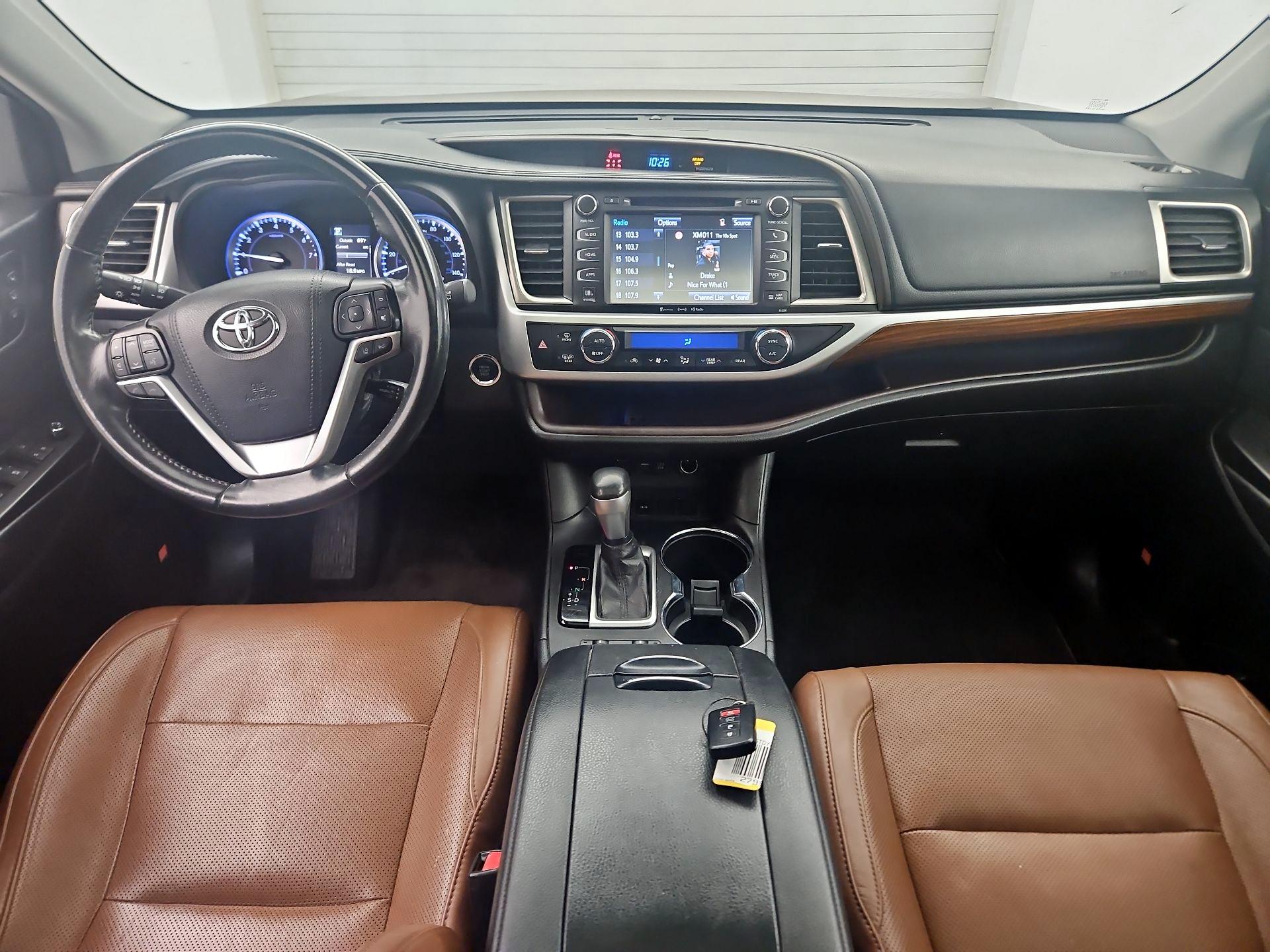 Thumbnail: 2019 Toyota Highlander - 9