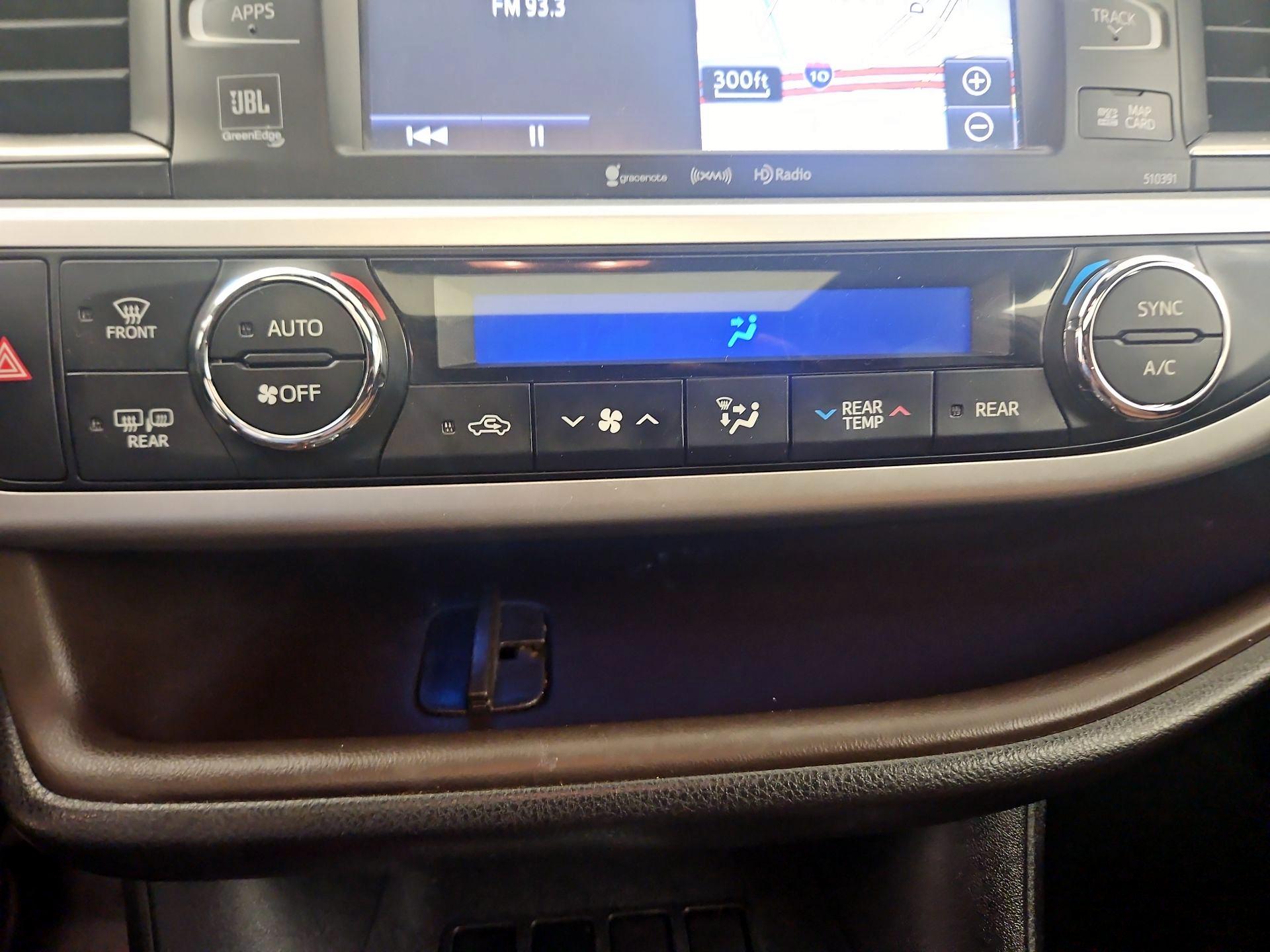 Thumbnail: 2019 Toyota Highlander - 16