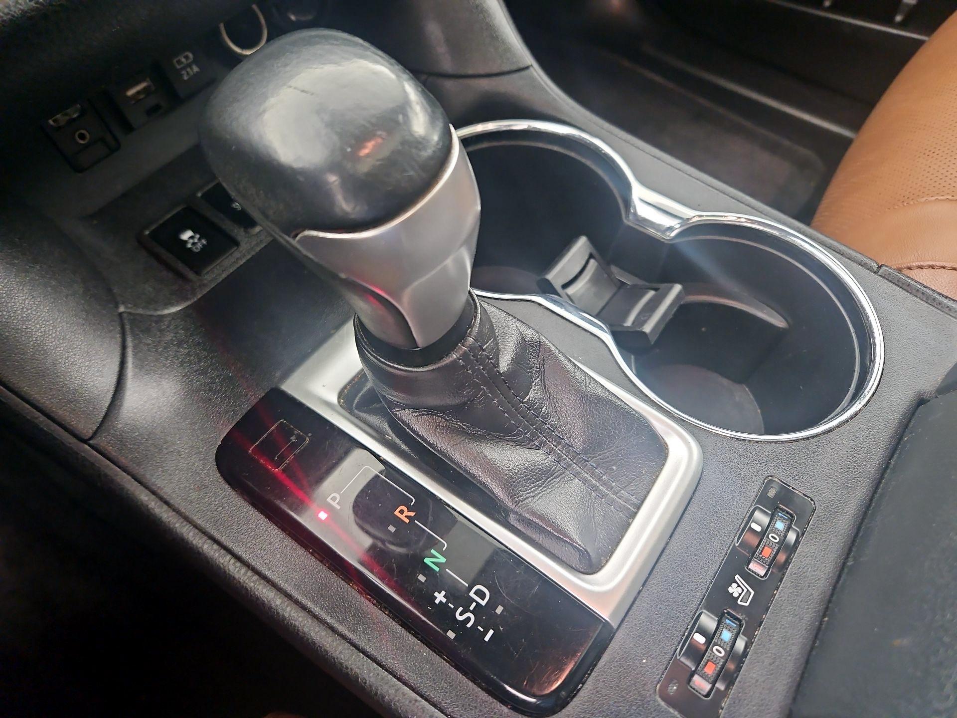 Thumbnail: 2019 Toyota Highlander - 17