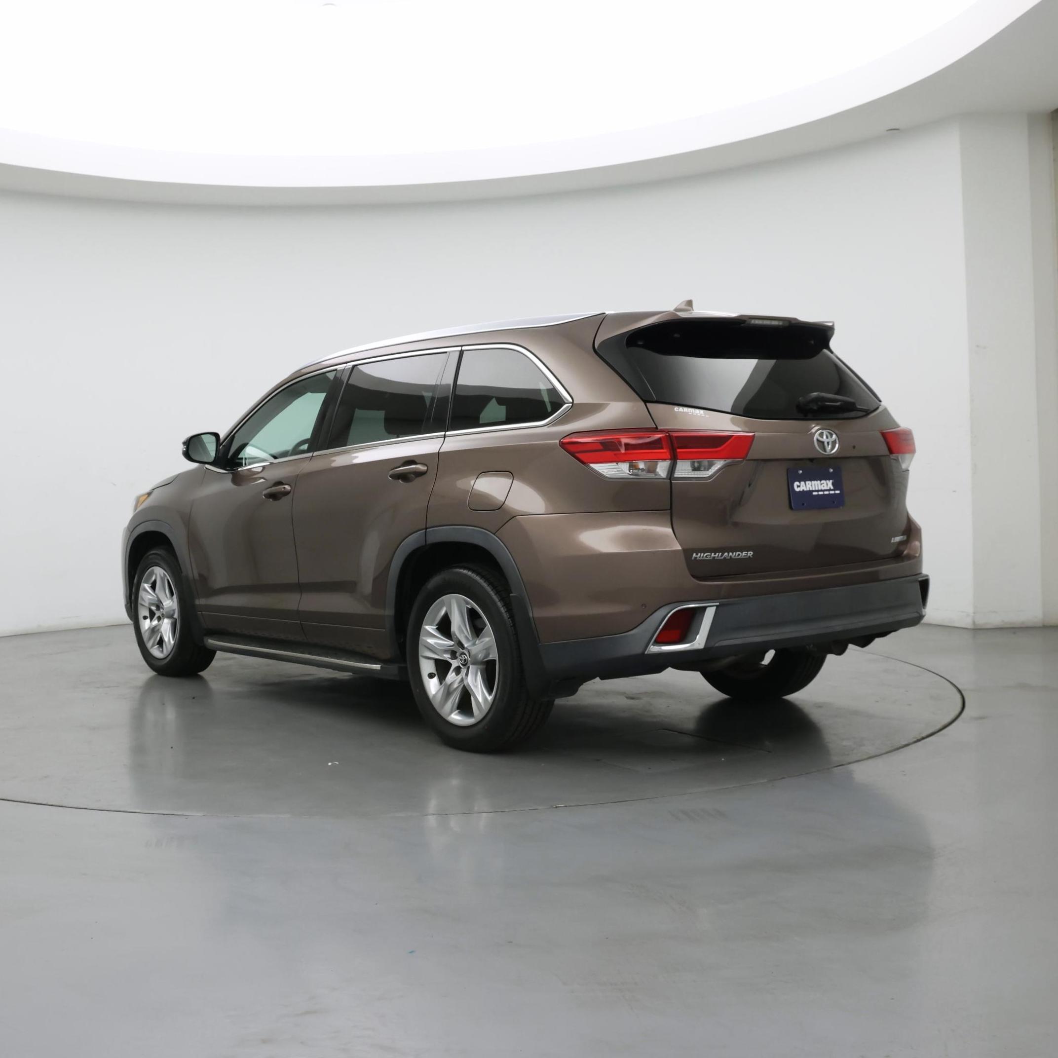 Thumbnail: 2019 Toyota Highlander - 2