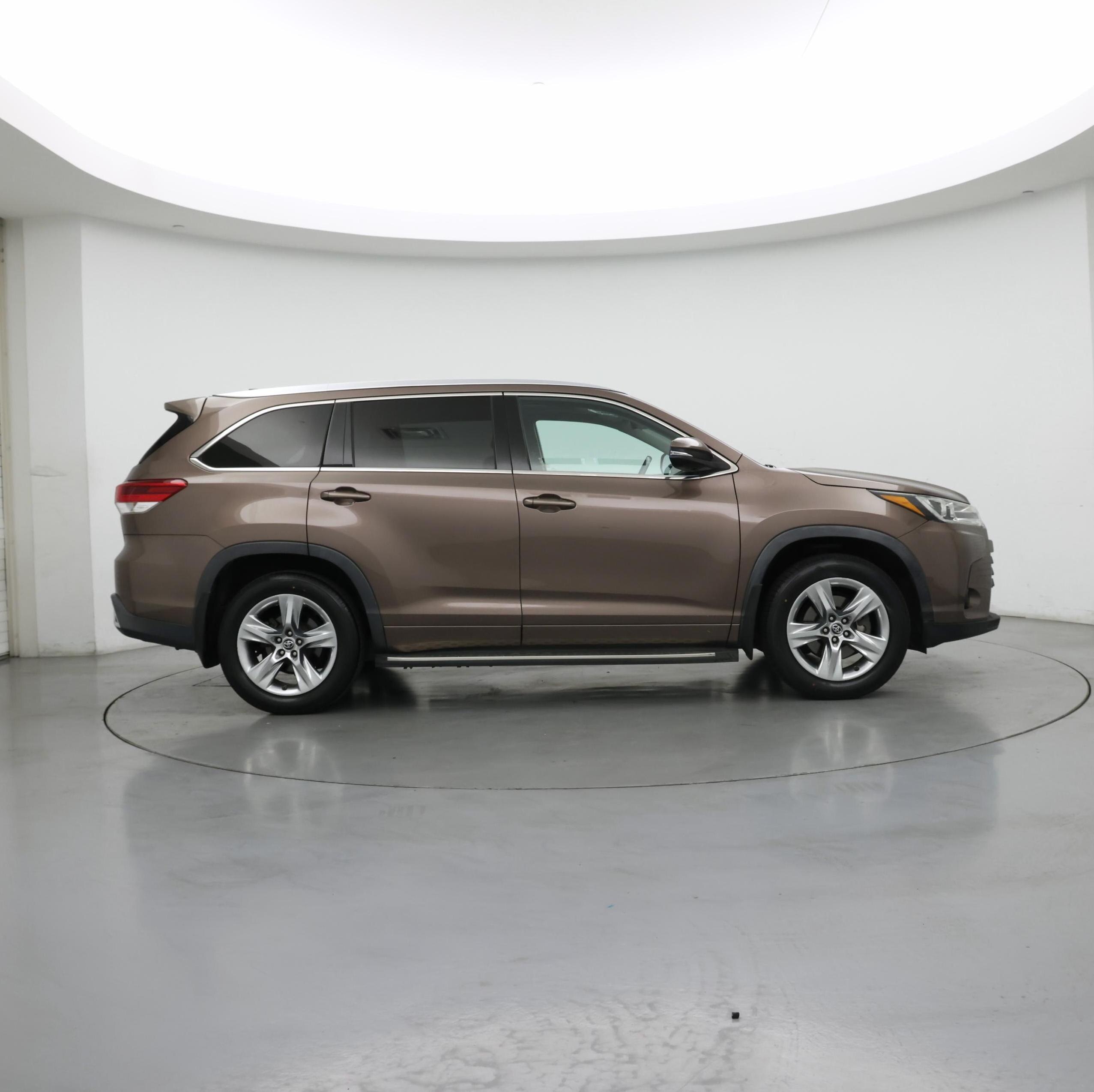 Thumbnail: 2019 Toyota Highlander - 7