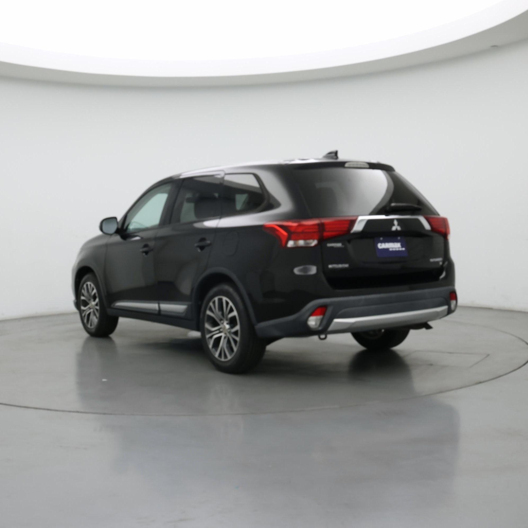 Thumbnail: 2017 Mitsubishi Outlander - 2